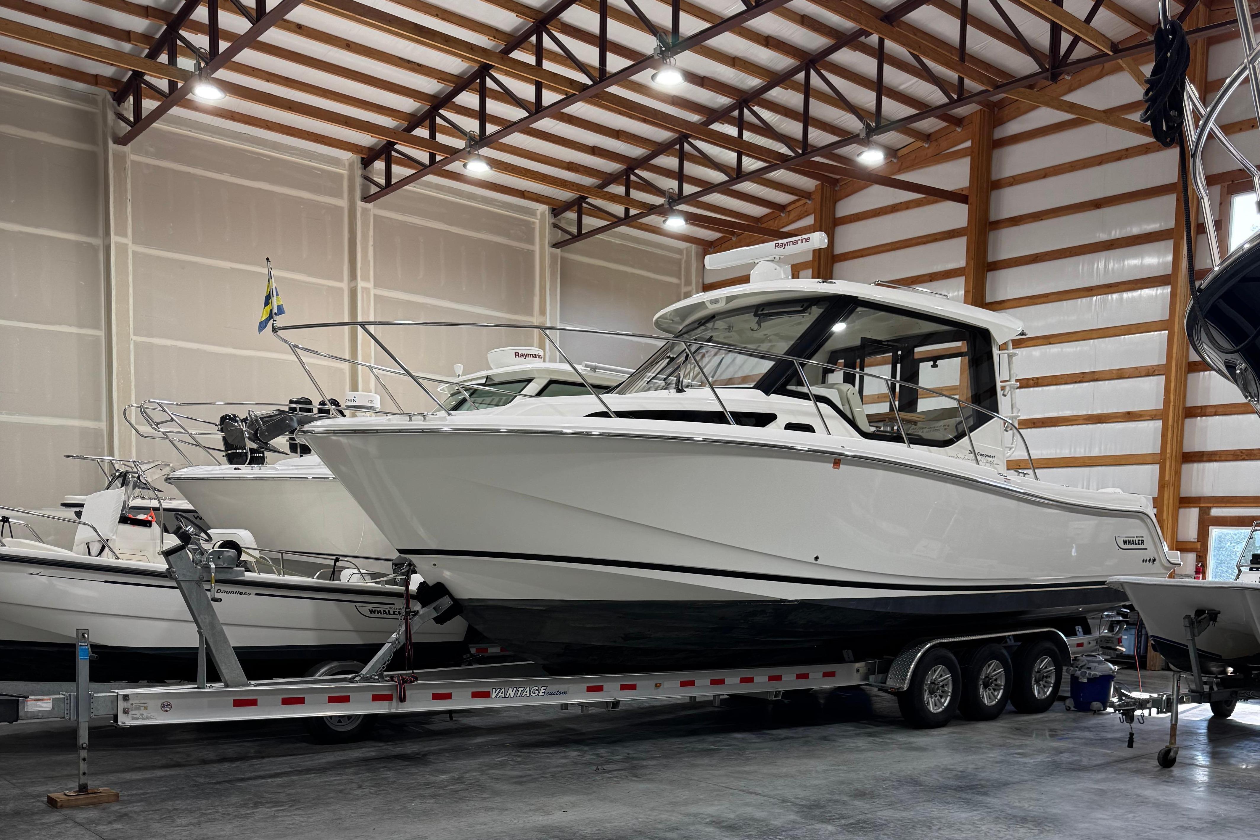 2022 Boston Whaler 325 Conquest Pilothouse
