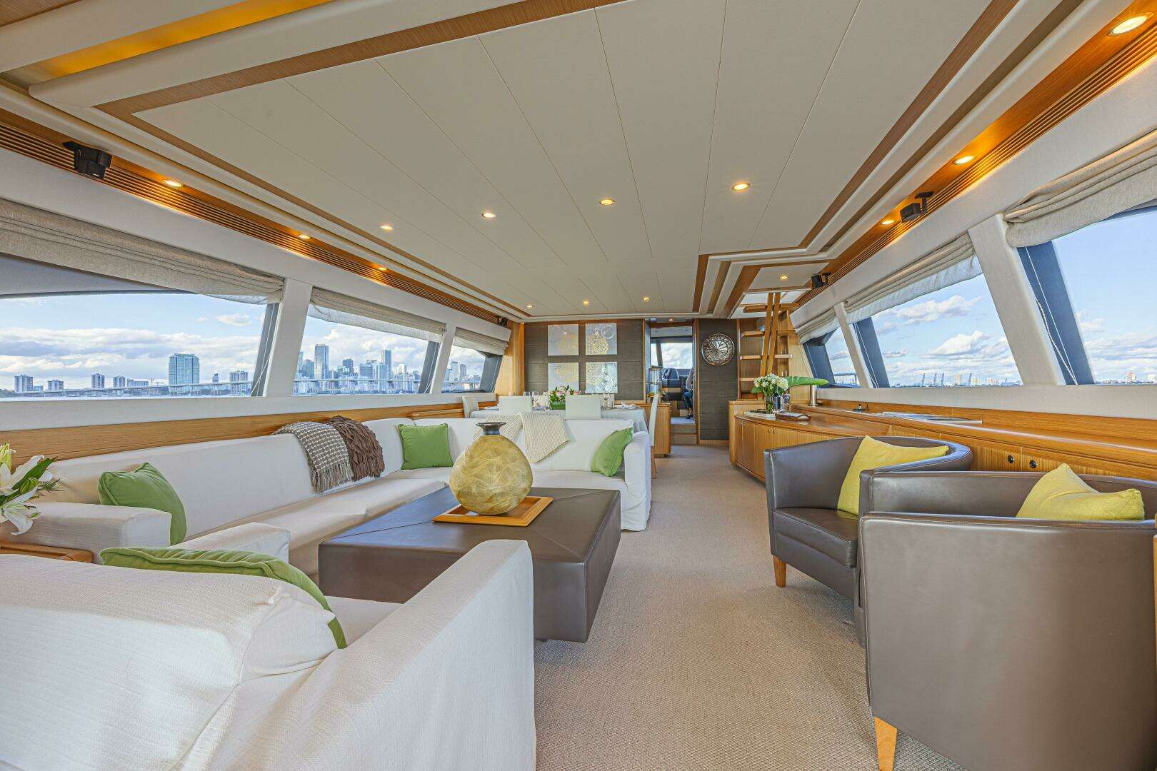 2011 Ferretti Yachts 830 - Image 45