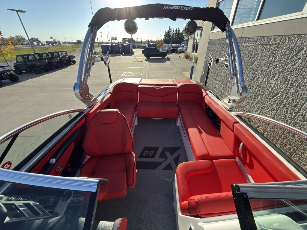 2019 MasterCraft XT22 - 46