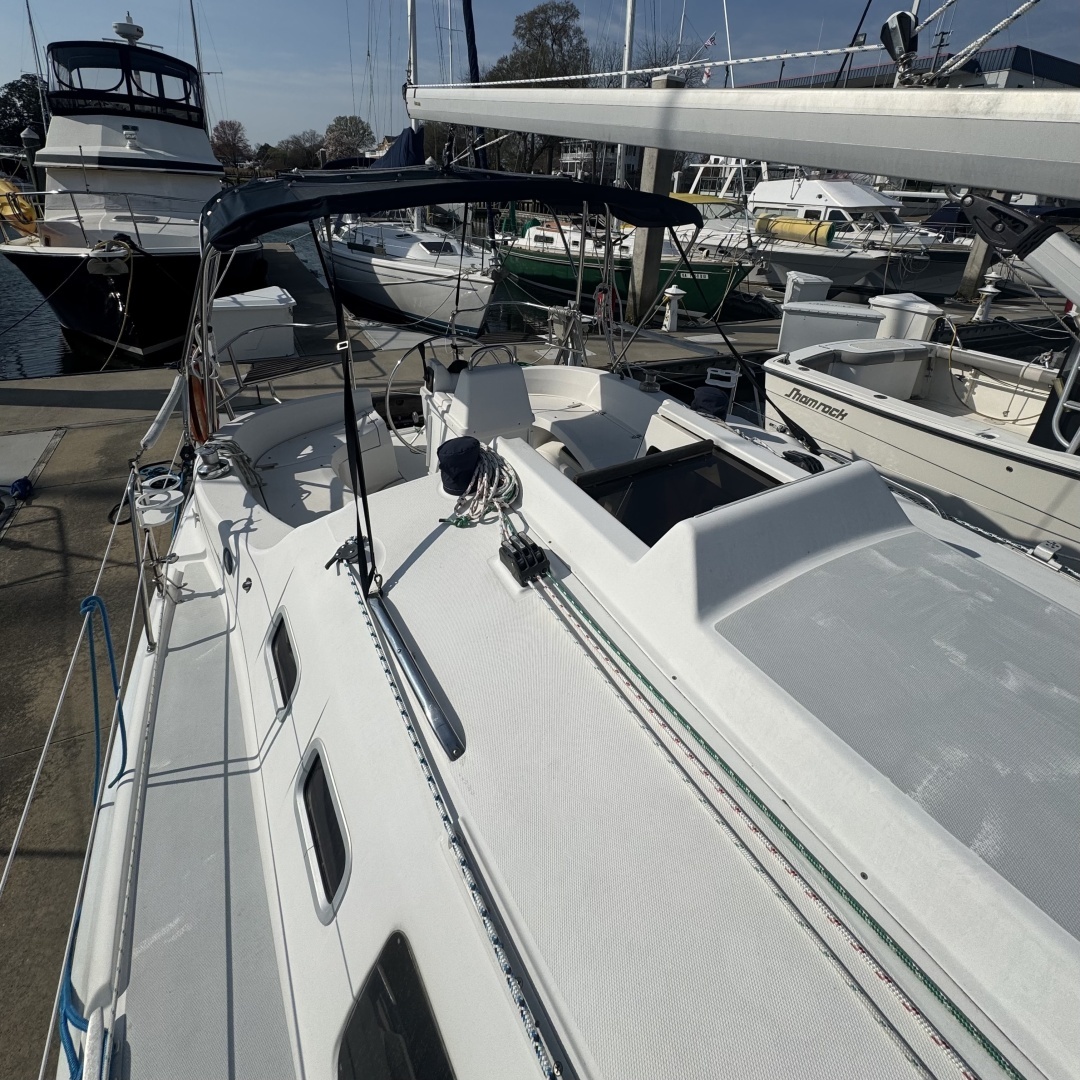 2002 Hunter 326 - Image 23