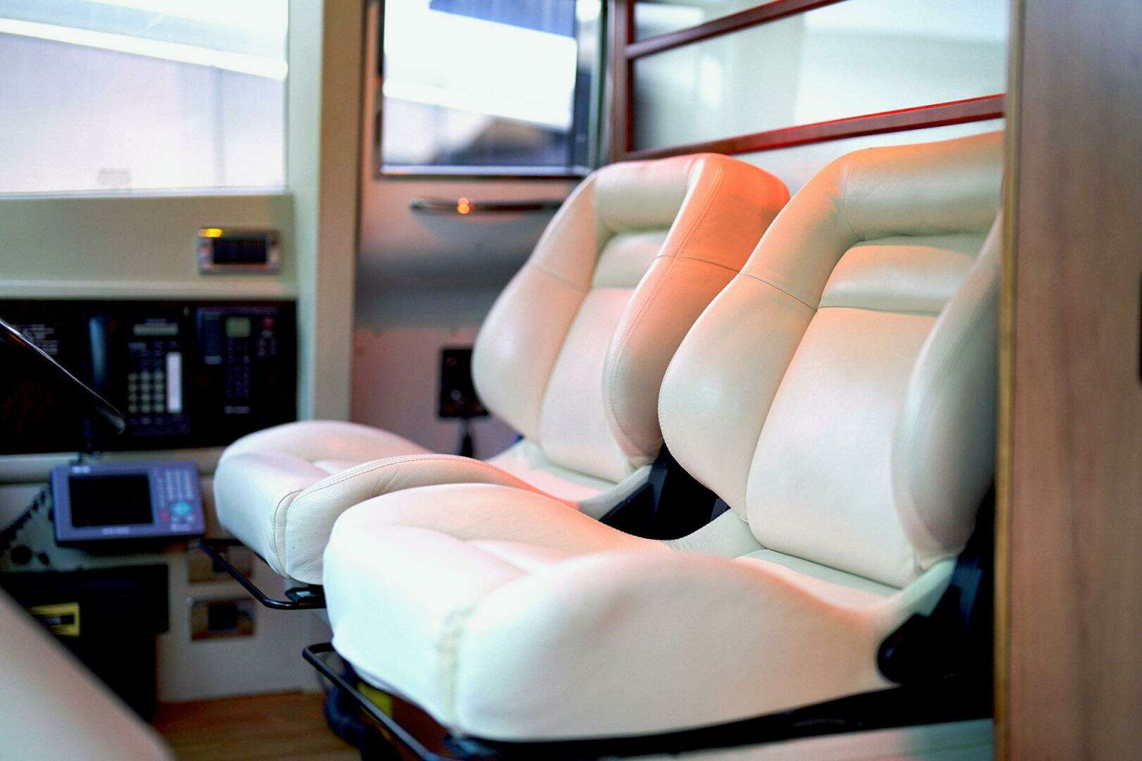 2007 Princess 23M - Image 29