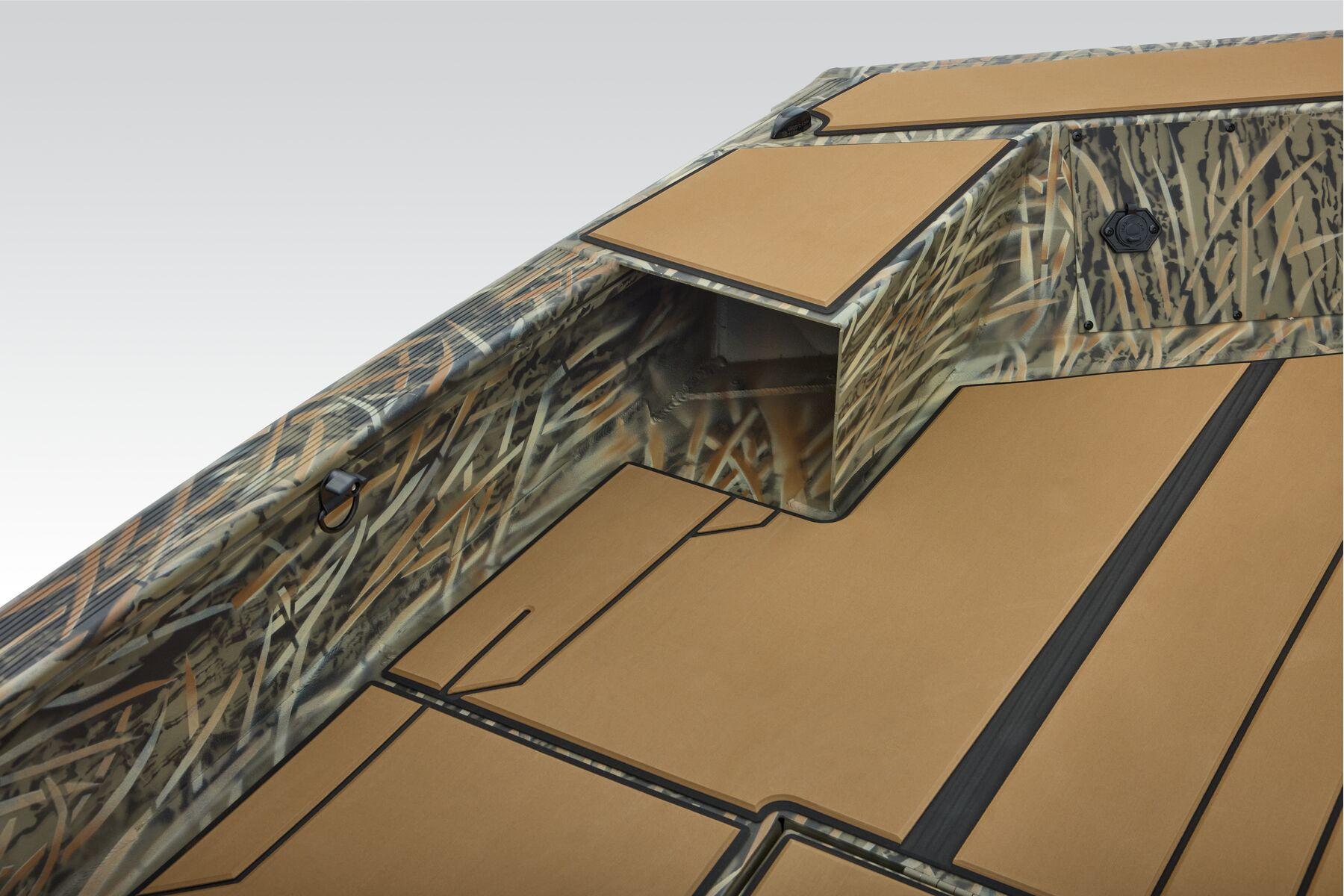 2026 Tracker Grizzly 1756 T Marsh - 12