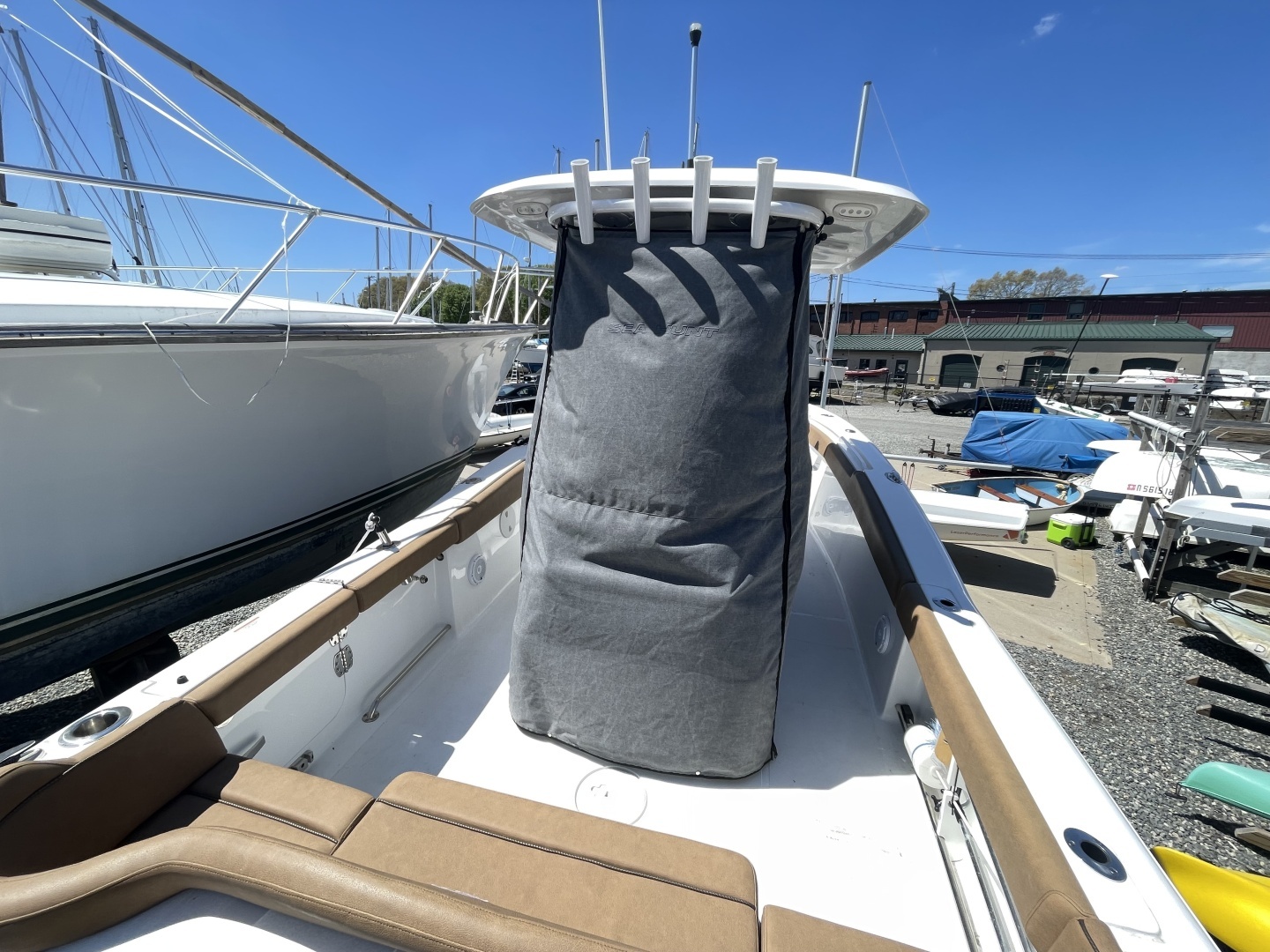 2022 Sea Hunt 265 Ultra - Image 6