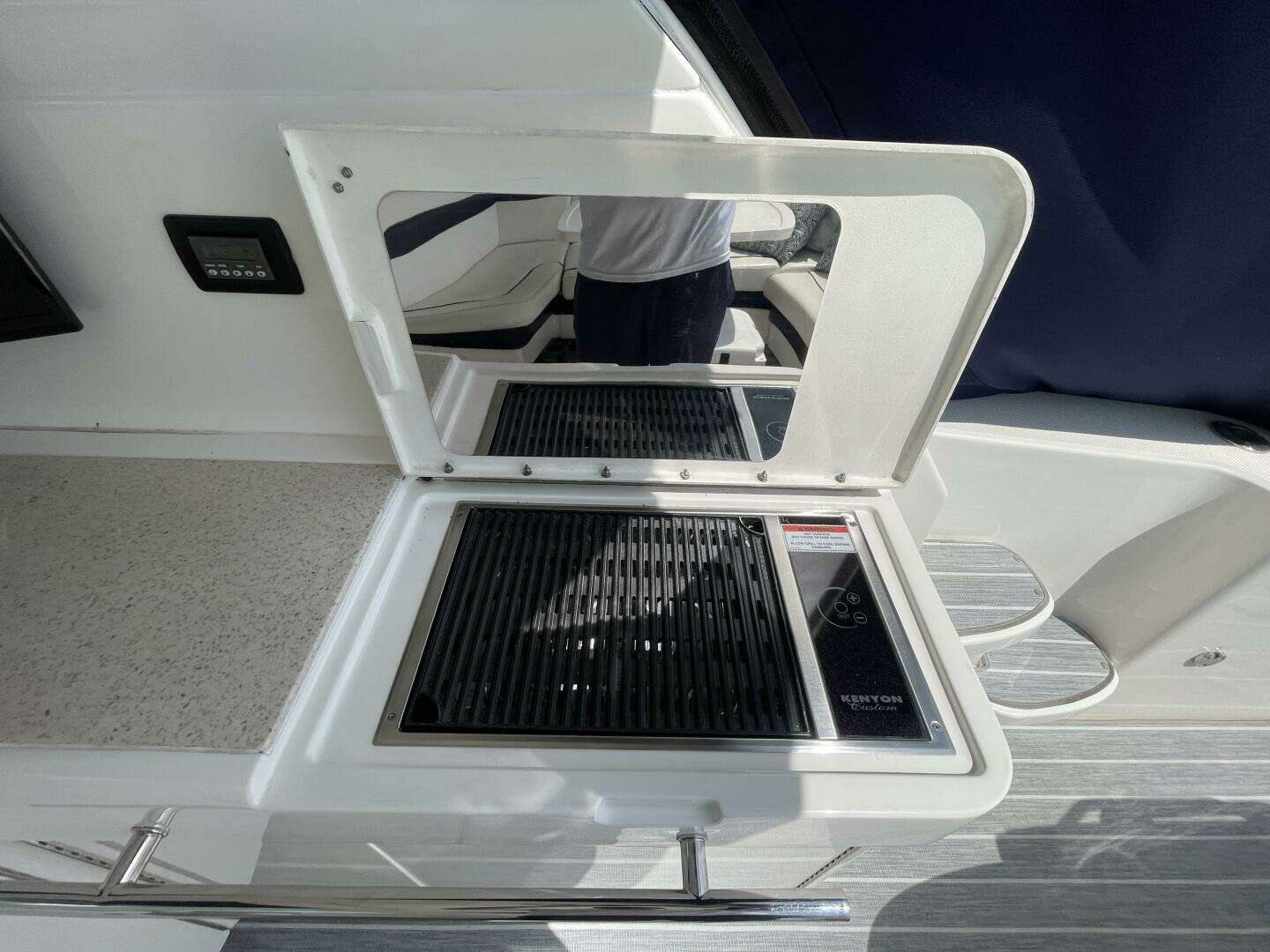 2010 Sea Ray 450 Sundancer - Image 29