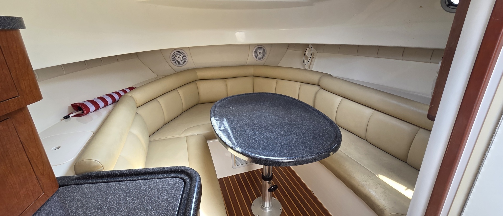 2007 Boston Whaler 305 Conquest - Image 47