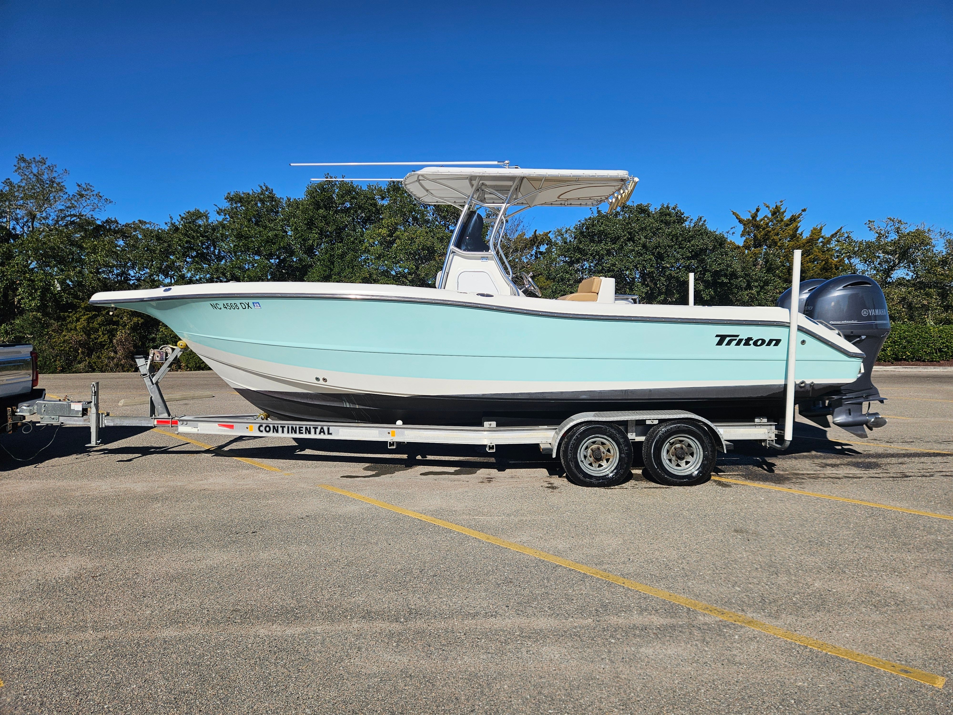 2004 Triton 2690 CC