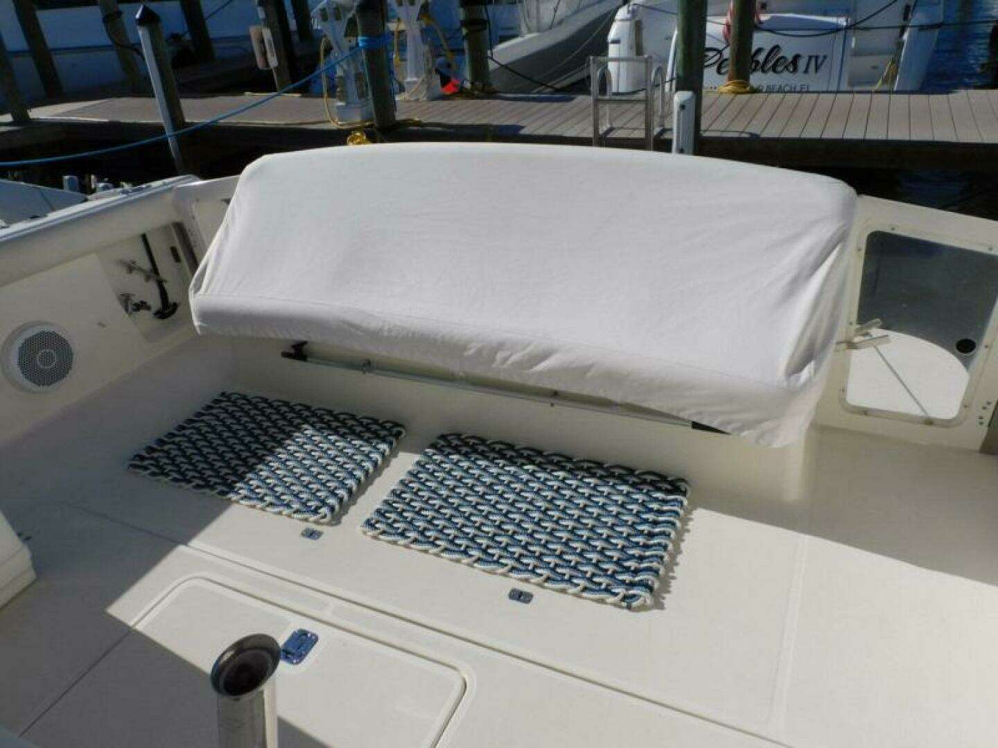 1995 Tiara Yachts 3500 Express - Image 12