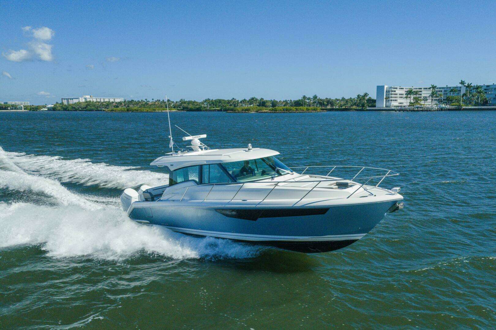 2025 Tiara Yachts 43 LE - Image 58
