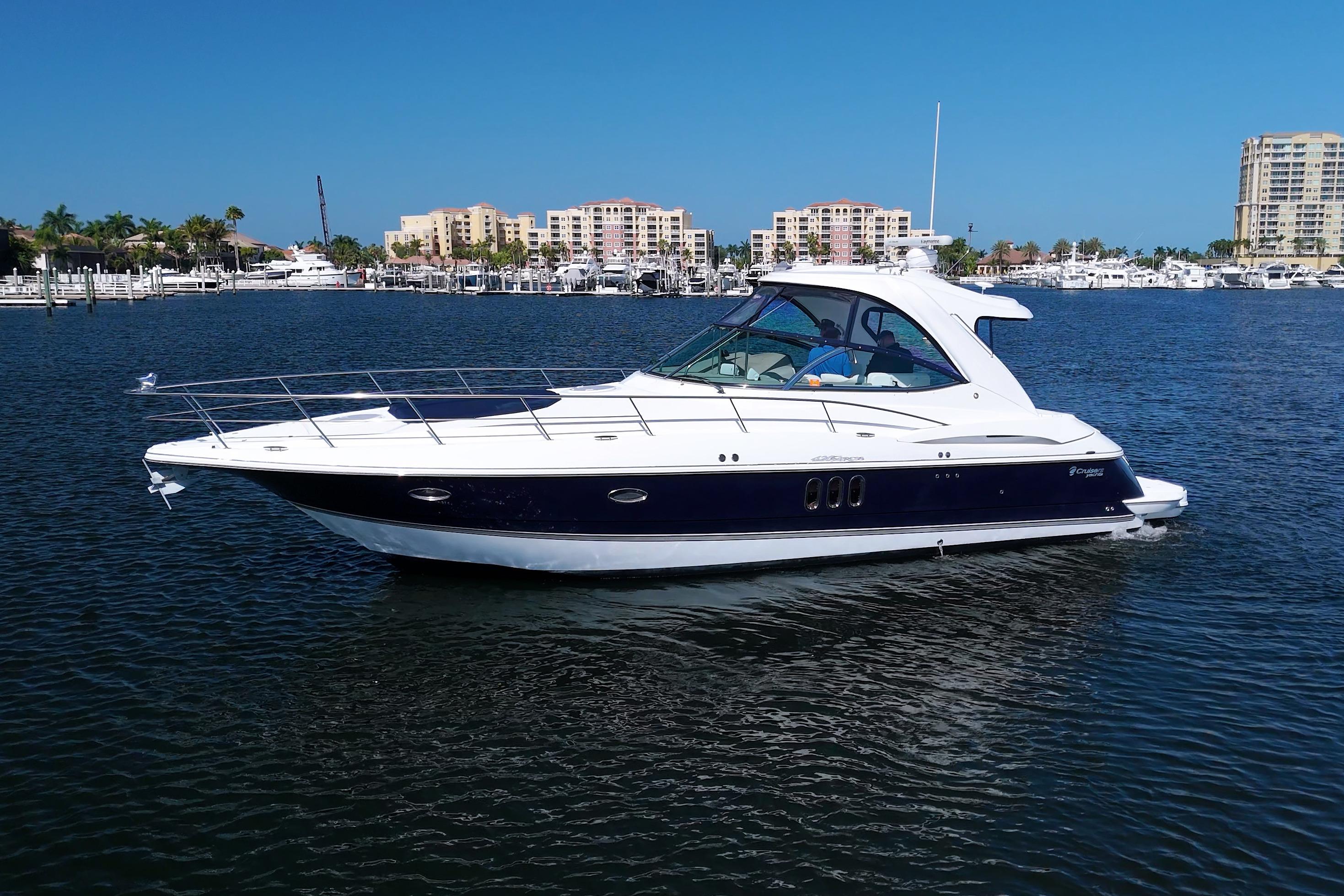 2008 Cruisers Yachts 420 Express