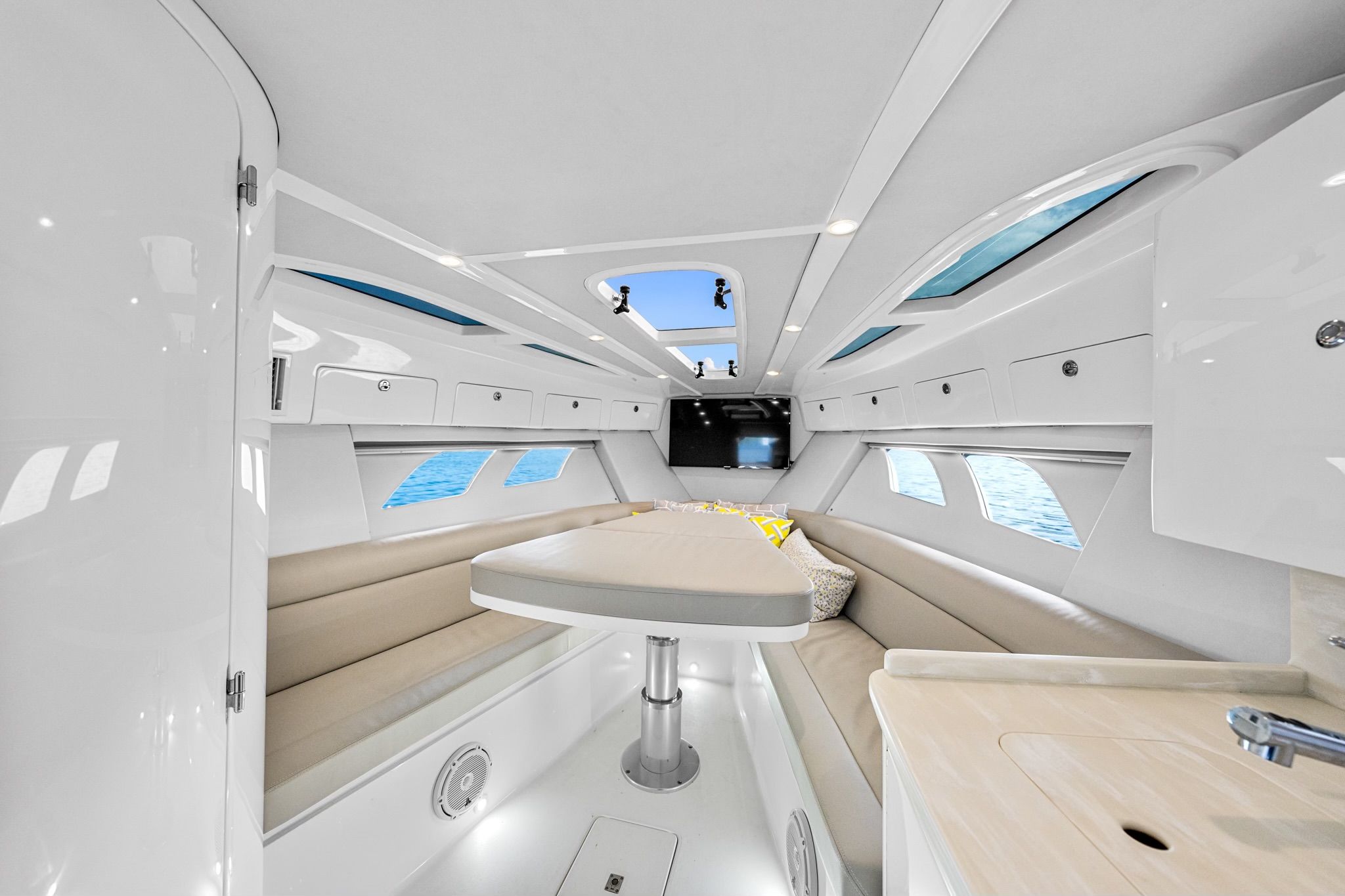 2020 Intrepid 409 Cuddy