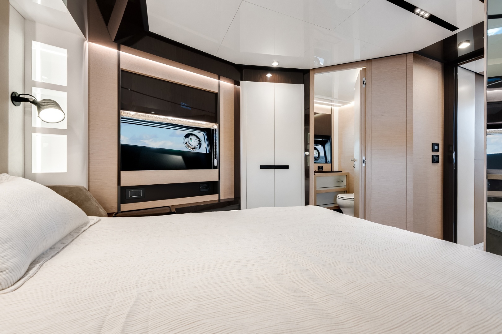 2024 Azimut S8 - Image 53