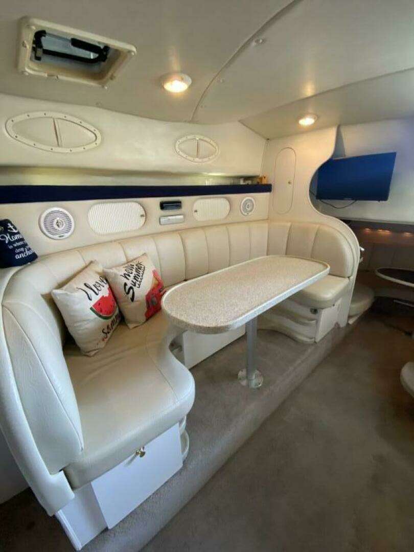 2000 Rinker — - Image 26