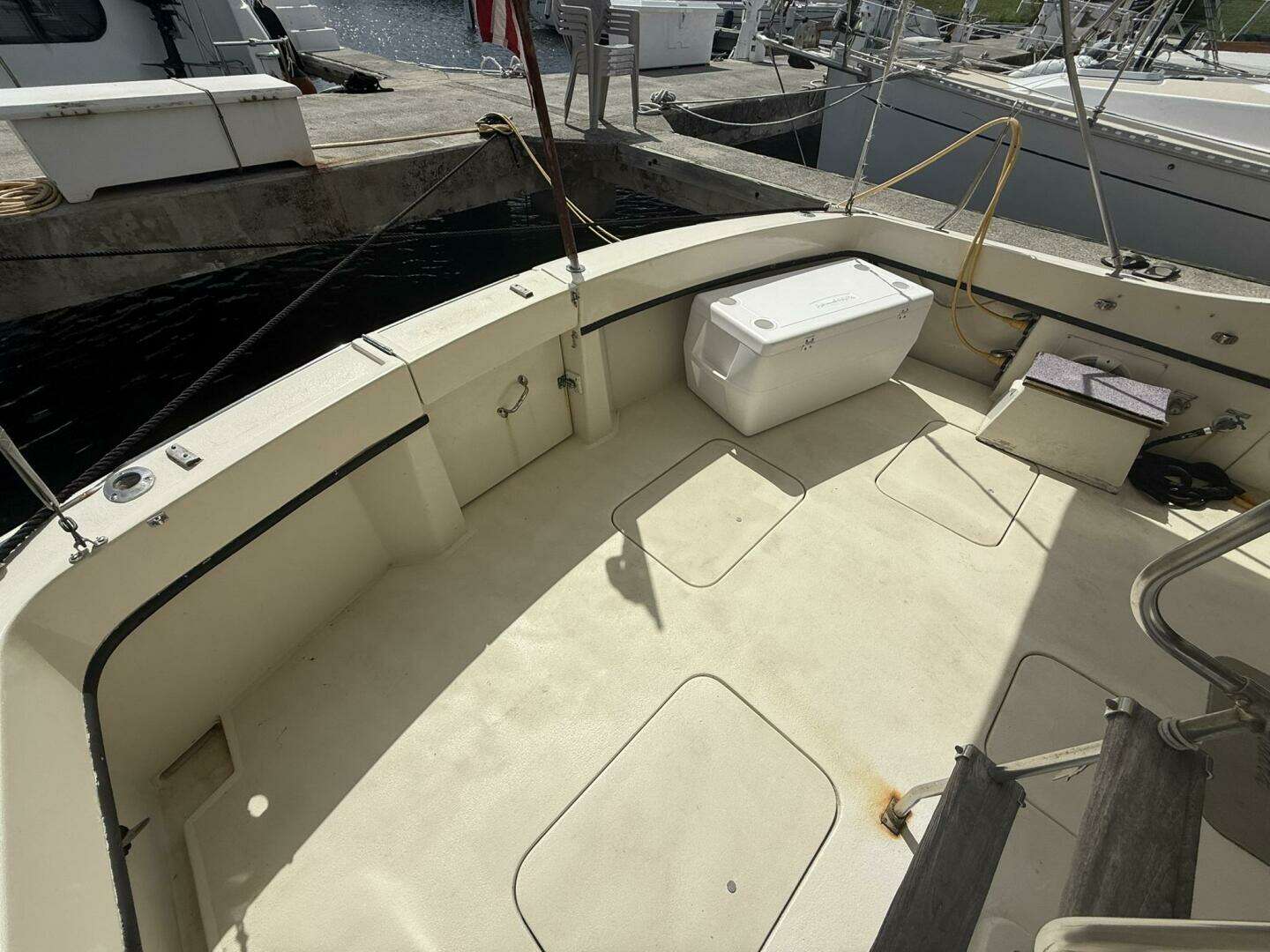 1979 Hatteras 37 Convertible - Image 7