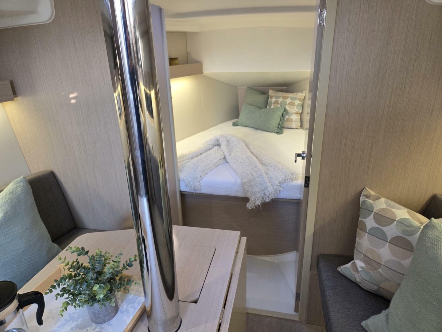 2023 Beneteau Oceanis 34.1 - Image 4