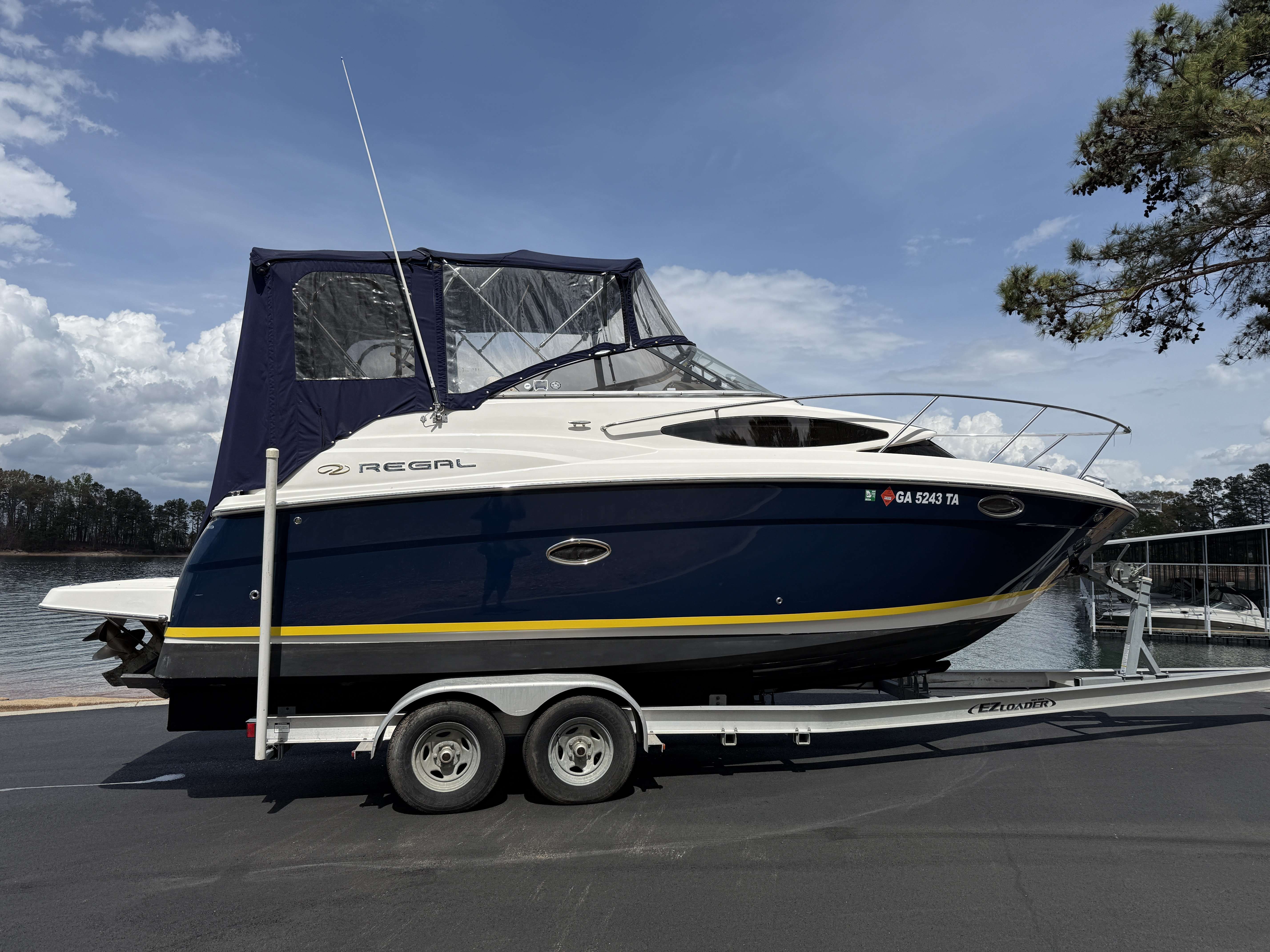 2007 Regal 2565 Window Express - 3