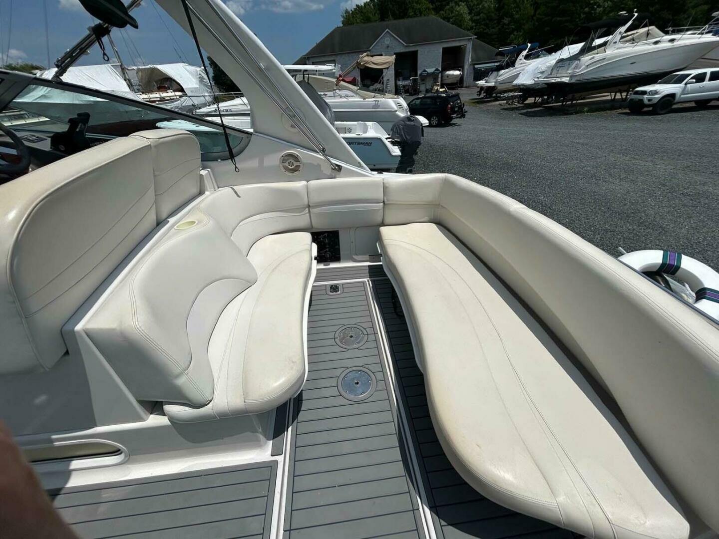 2001 Four Winns 328 Vista - Image 27