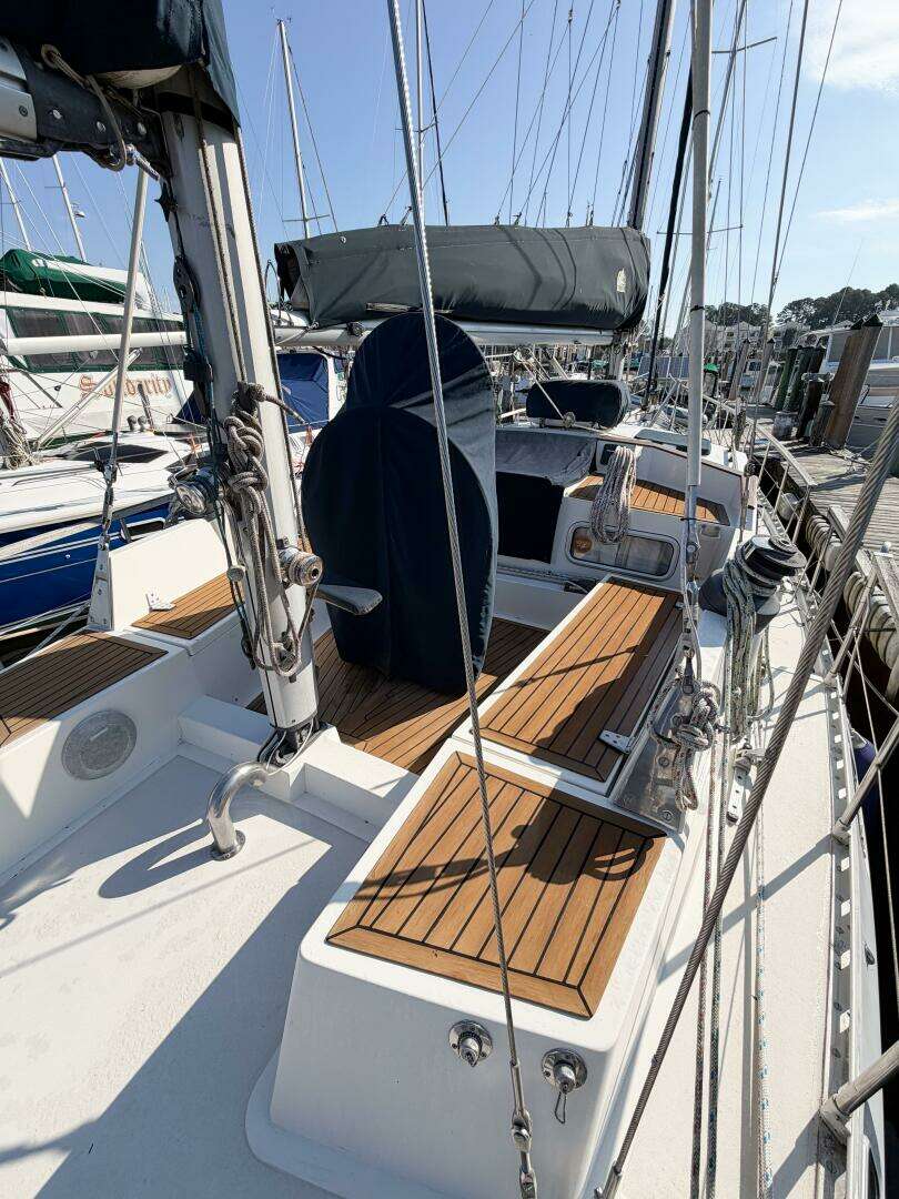 1986 Nauticat 40 Cutter Ketch Pilothouse - Image 19