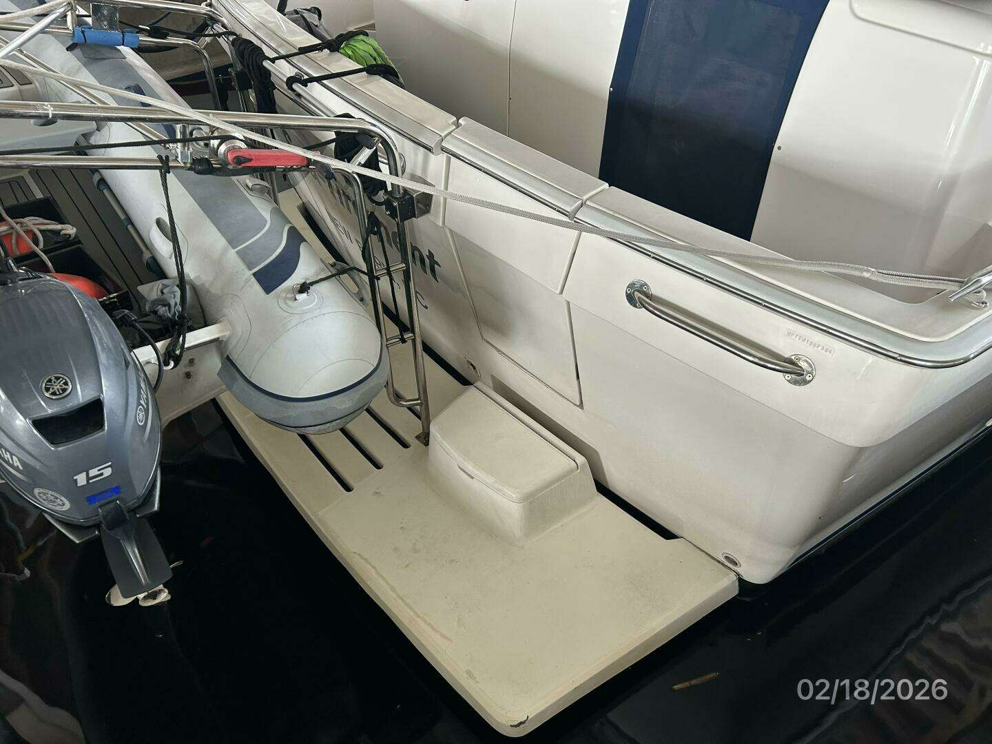 2004 Mainship 430 - Image 35