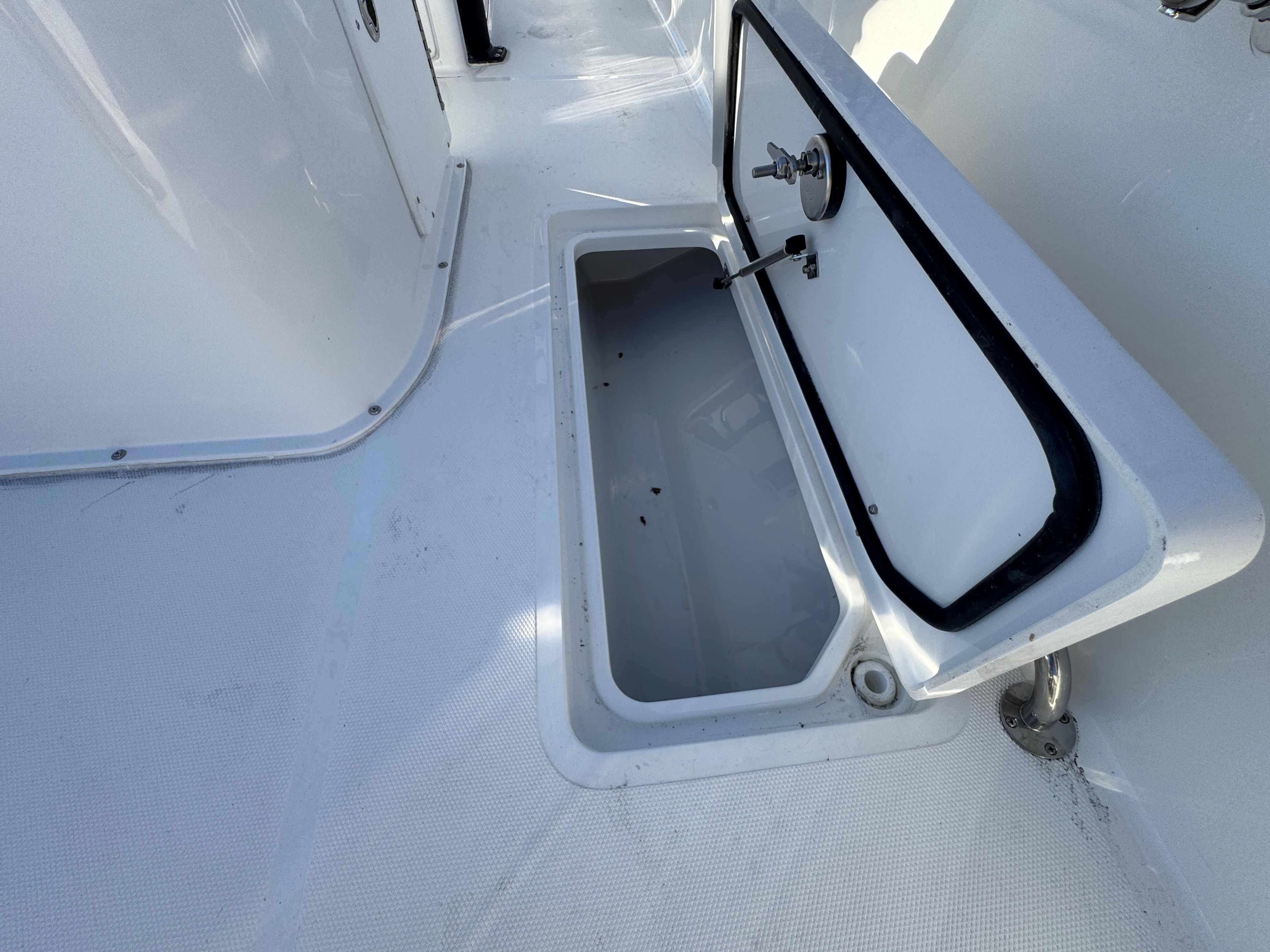 2026 Sea Hunt Gamefish 27 Coffin Box - 28