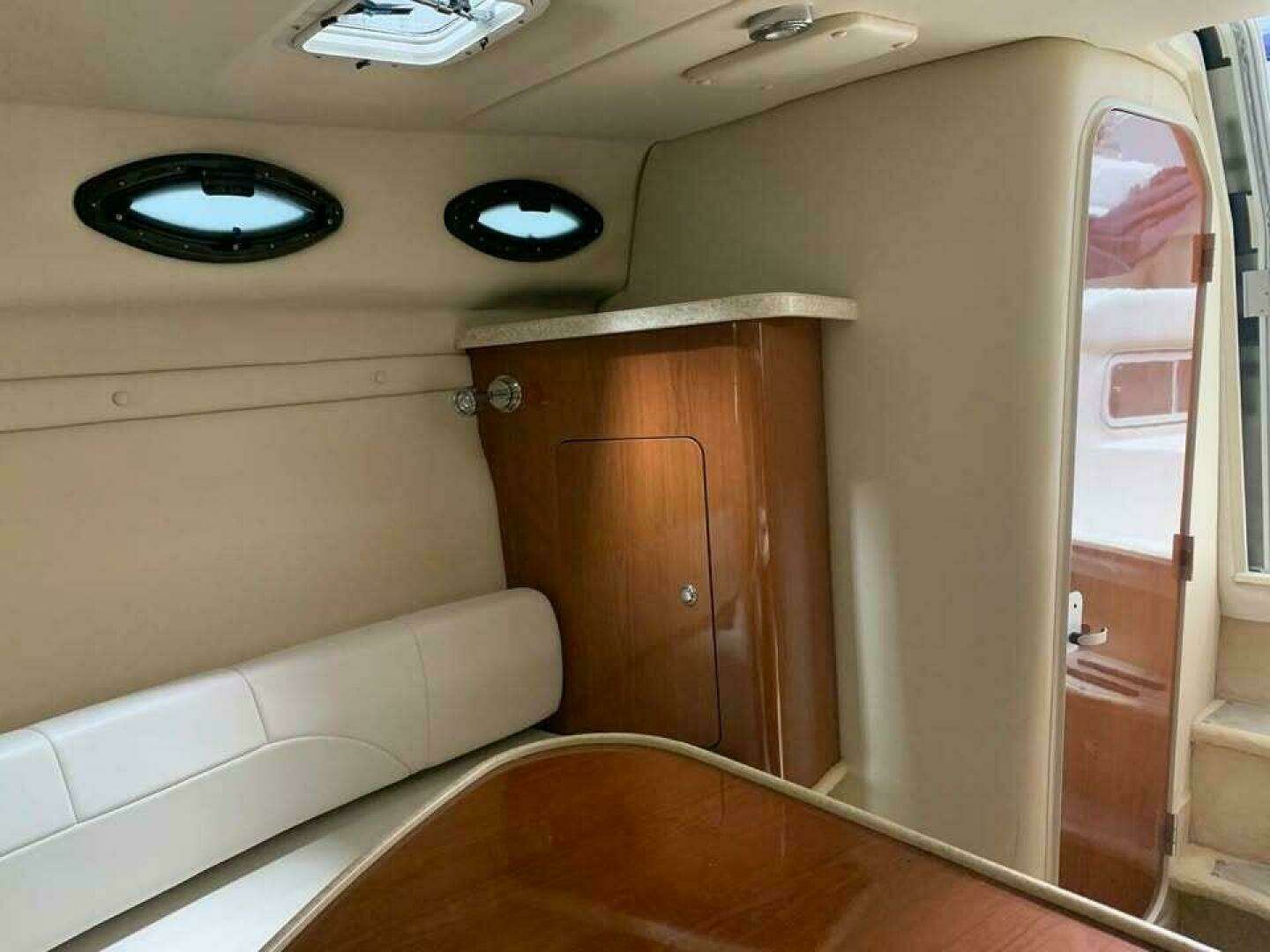 2005 Regal Commodore 2765 - Image 12