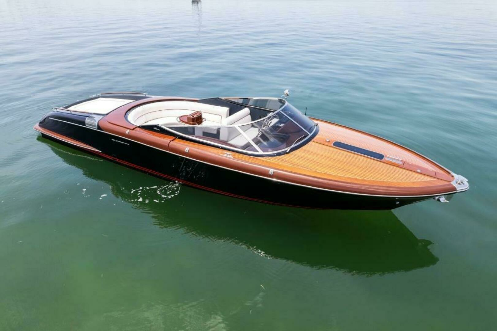 2020 Riva — - Image 10