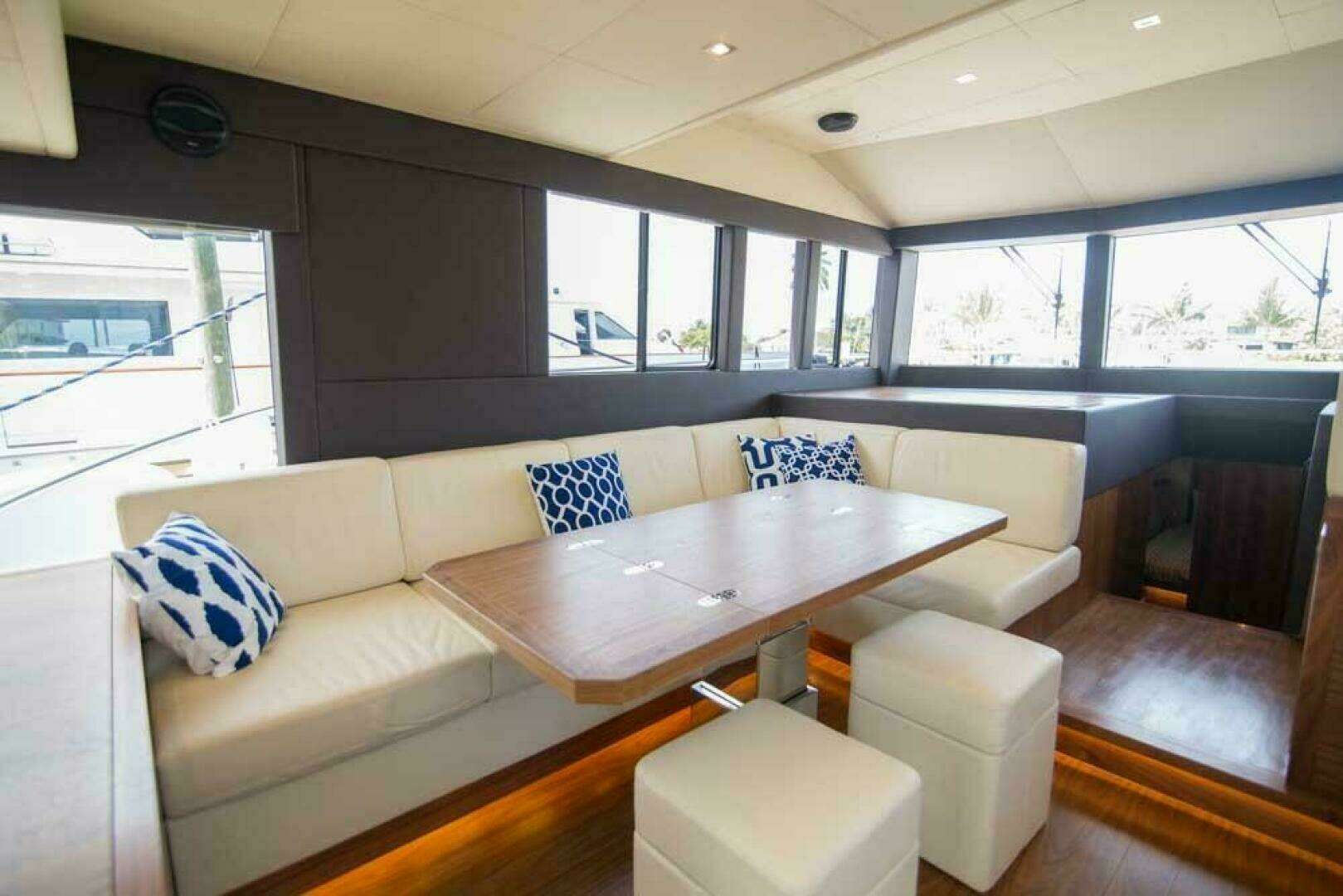 2019 Sundeck Yachts 580 Sport - Image 9