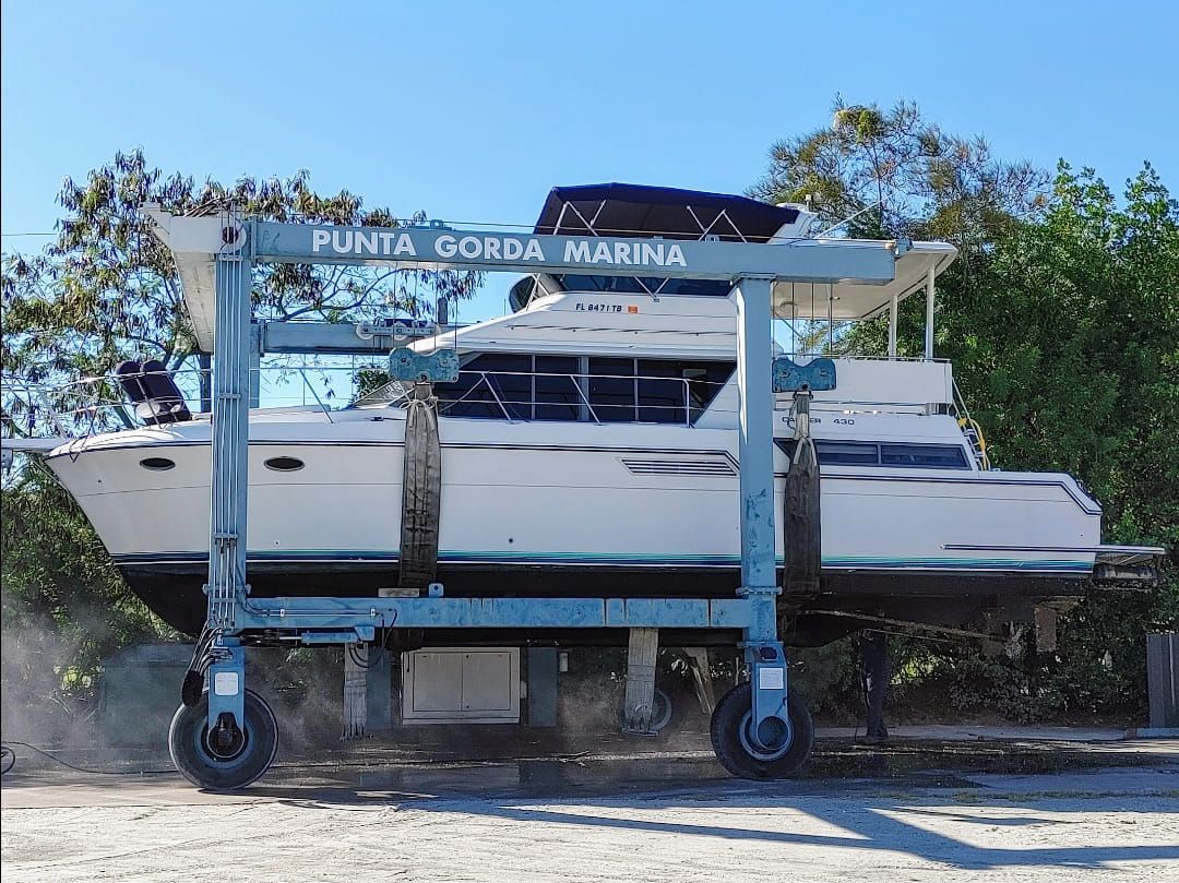 1995 Carver 430 Cockpit Motor Yacht - 18