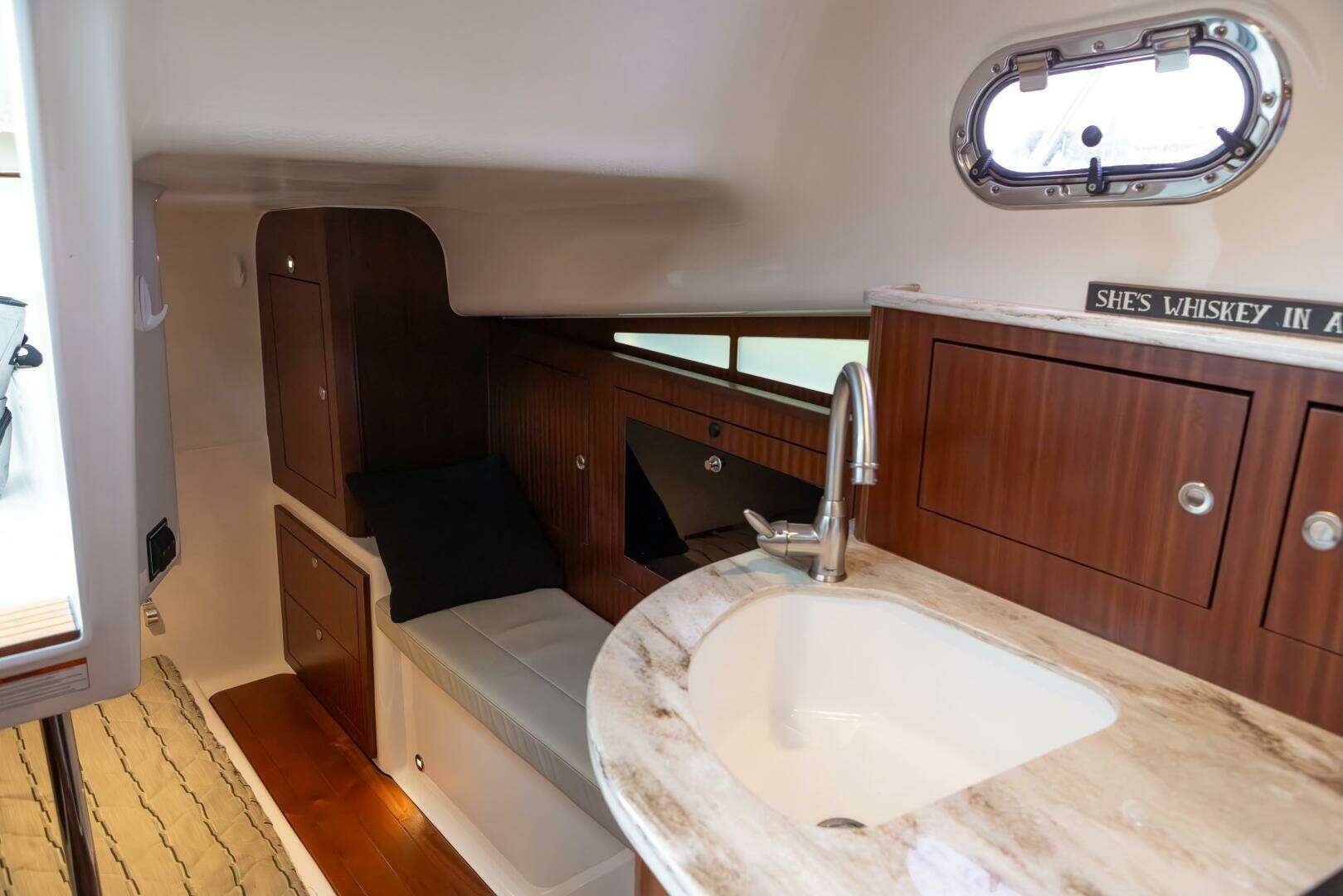 2018 Pursuit OS 385 - Image 7