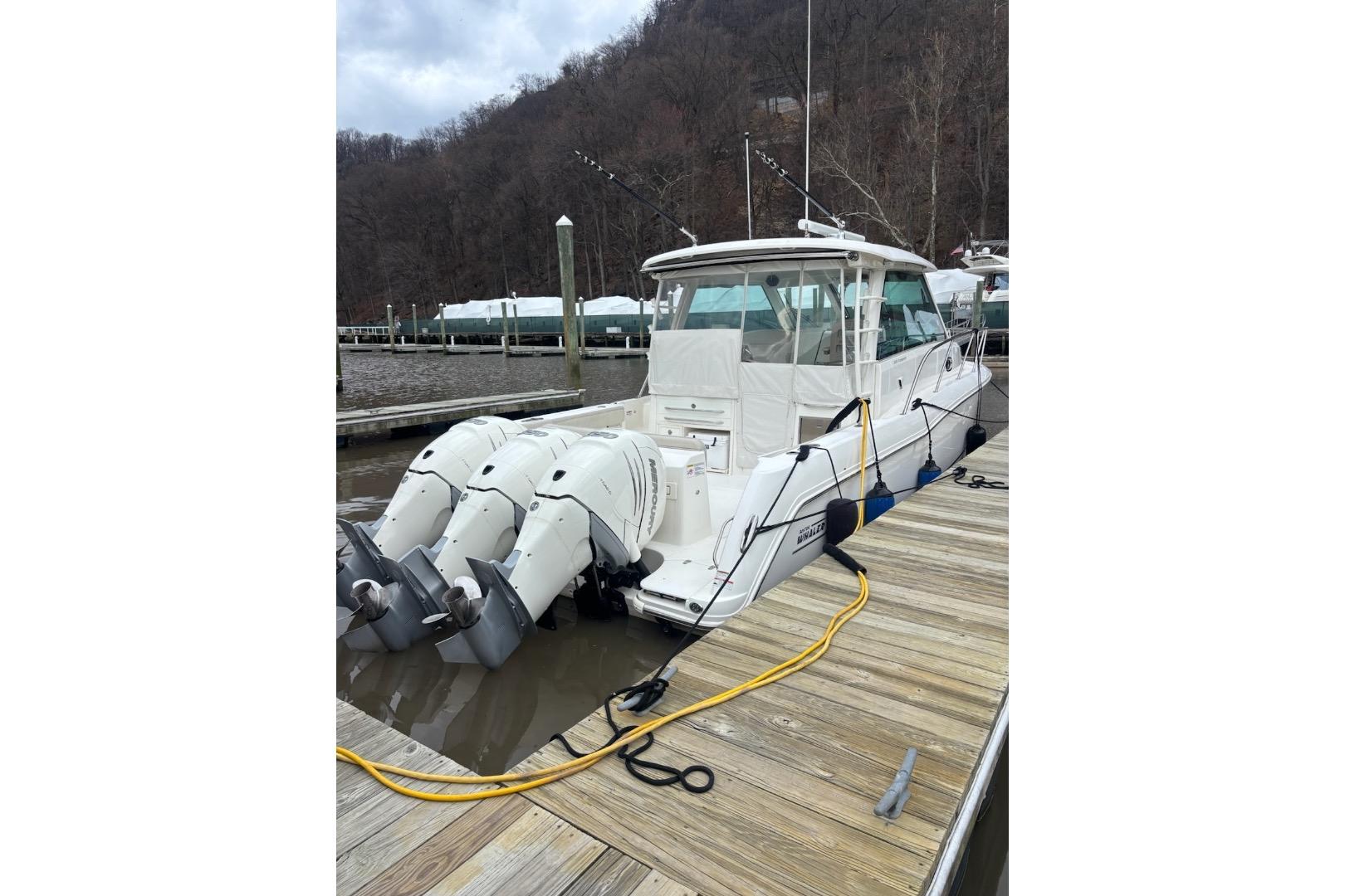 2020 Boston Whaler 345 Conquest