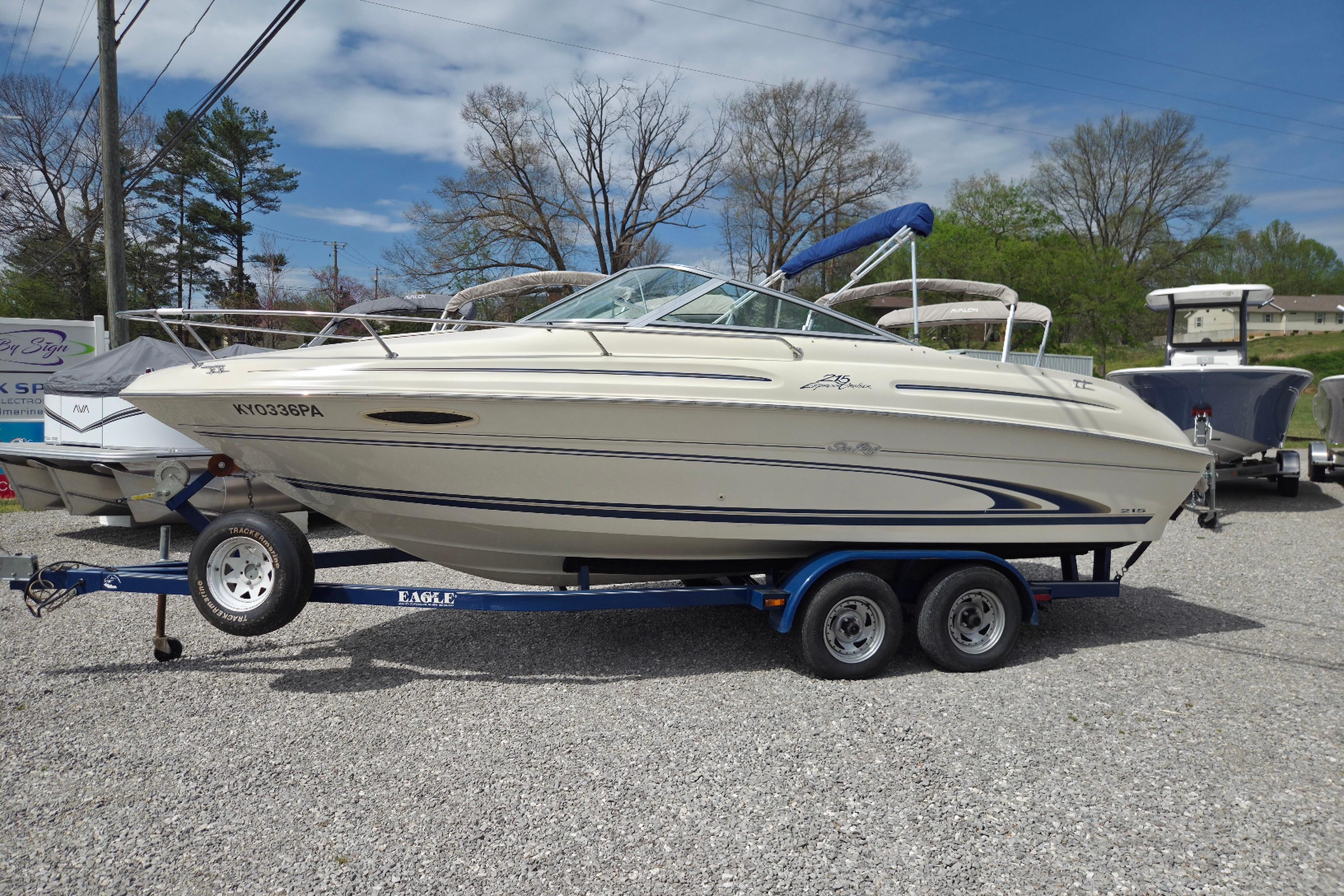 2000 Sea Ray 215 Express Cruiser