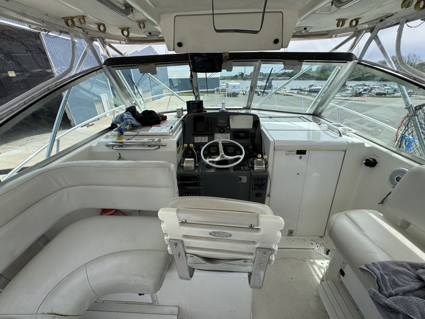 1999 Pursuit 3400 Express - Image 11