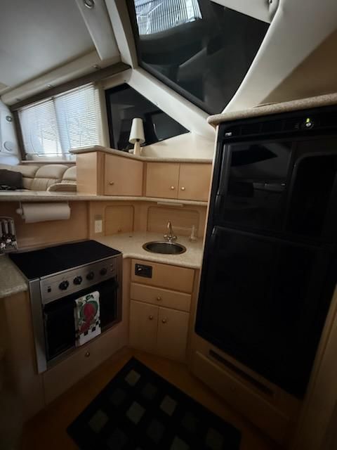 2000 Carver 356 Aft Cabin Motor Yacht - 13