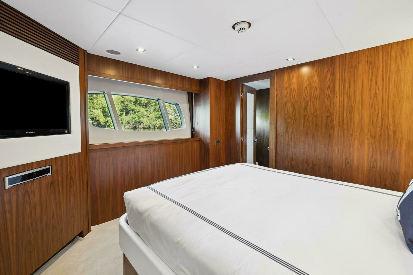 2011 Sunseeker 34M - Image 22