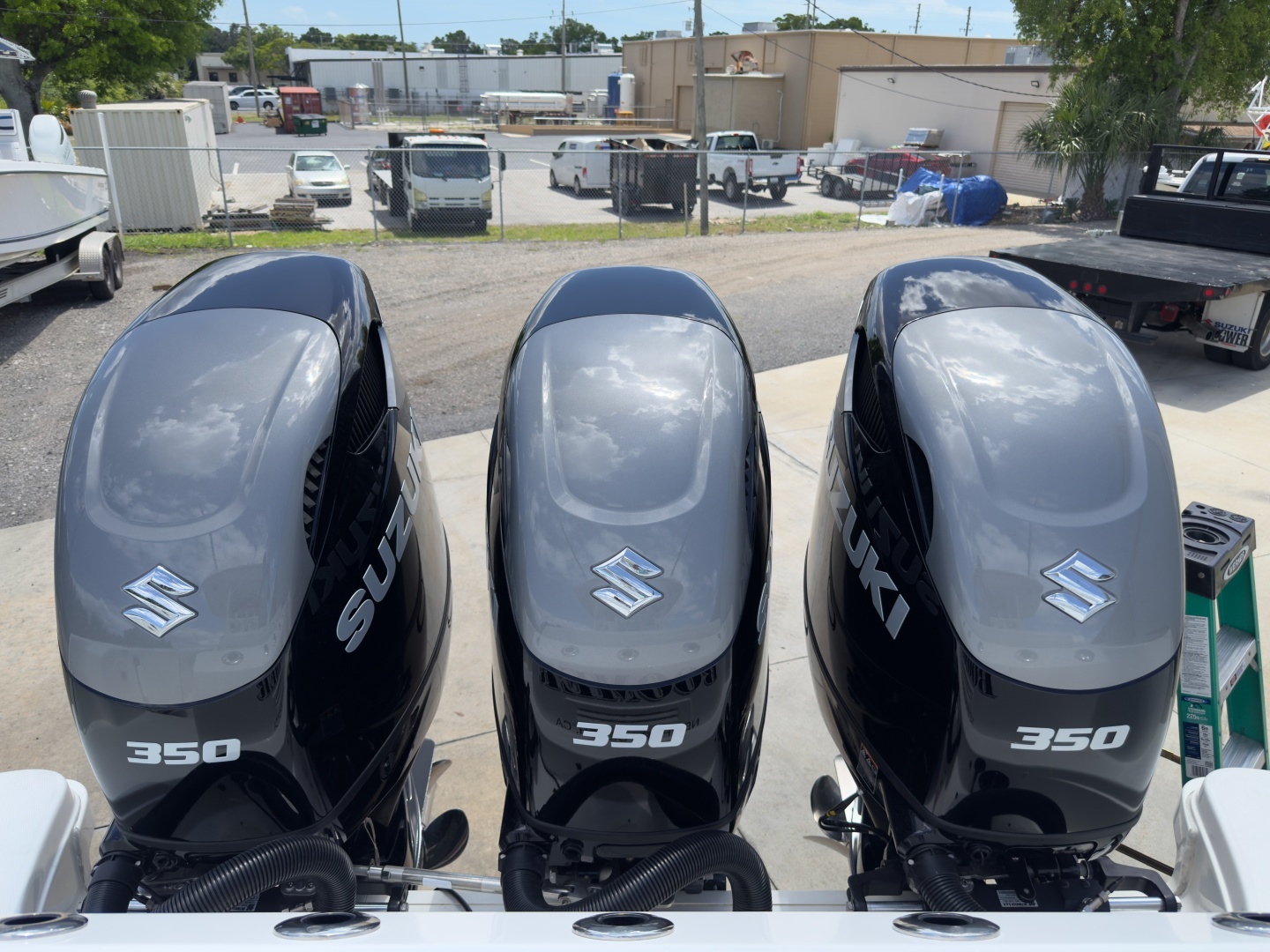 2016 Boston Whaler 350 Outrage - Image 6