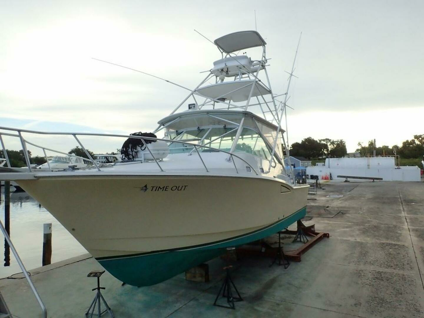 2000 Cabo 35 Express - Image 20