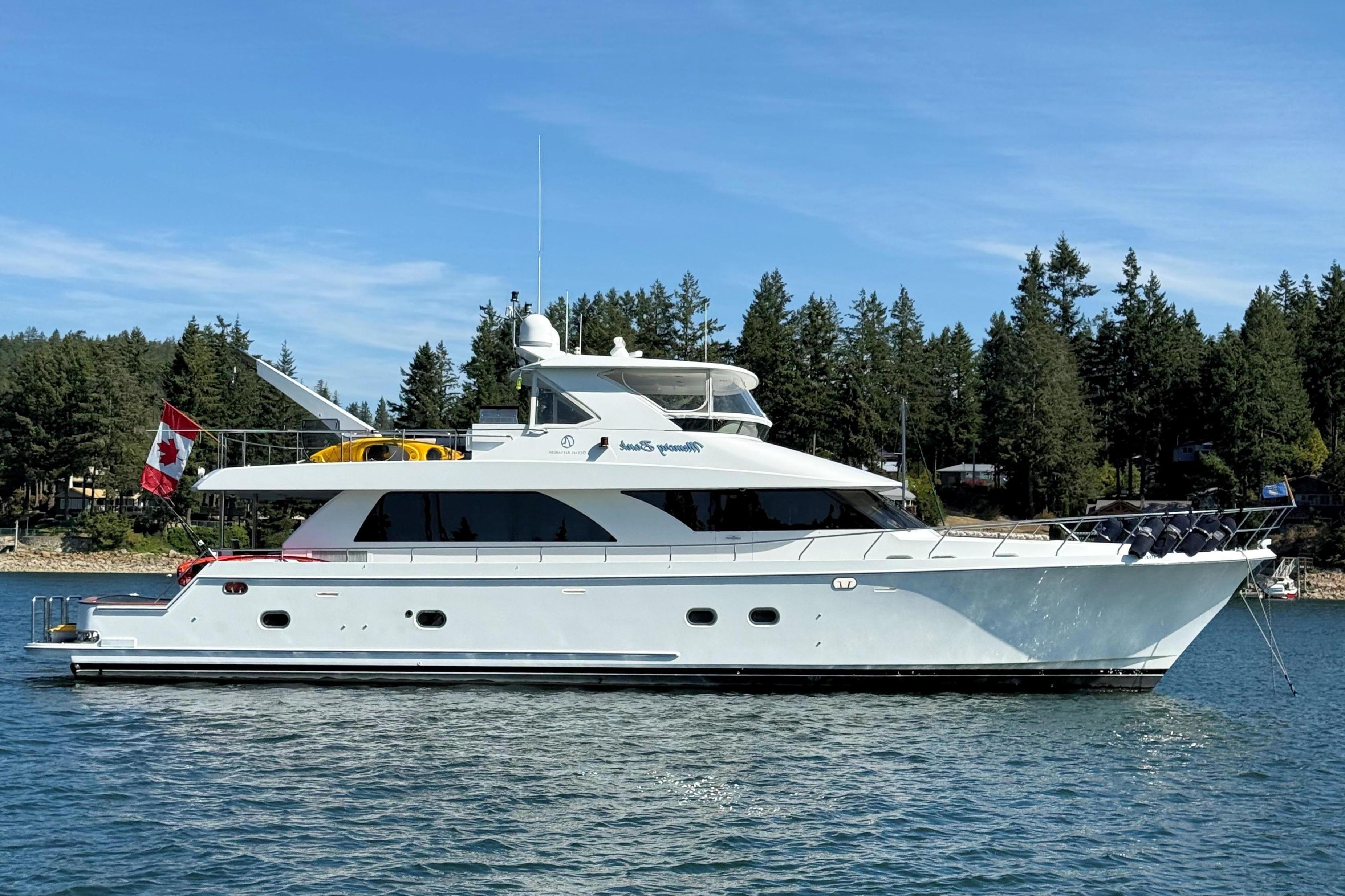 2007 Ocean Alexander 80 Cockpit Motoryacht