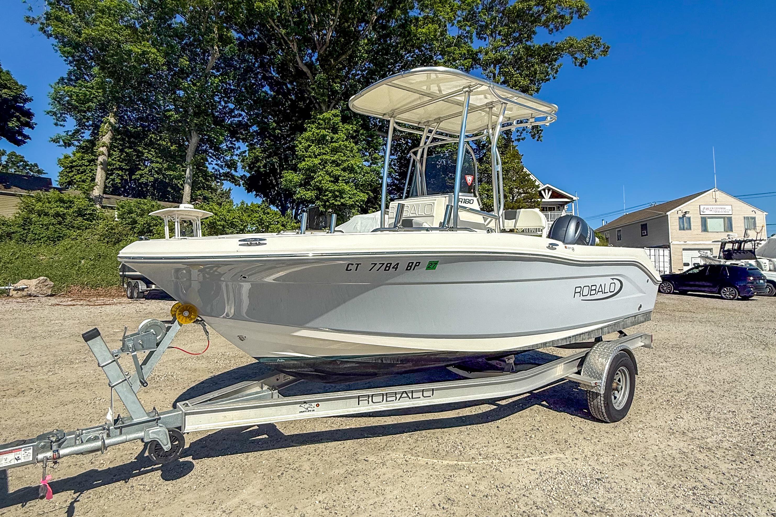 2024 Robalo R180 Center Console