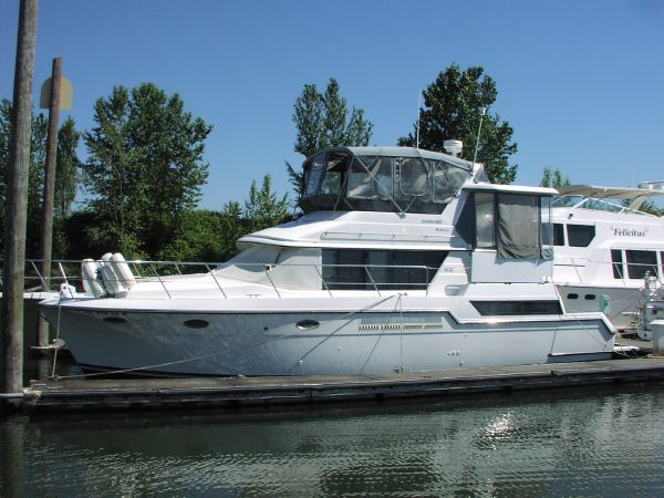 1991 Carver 430 Cockpit Motor Yacht