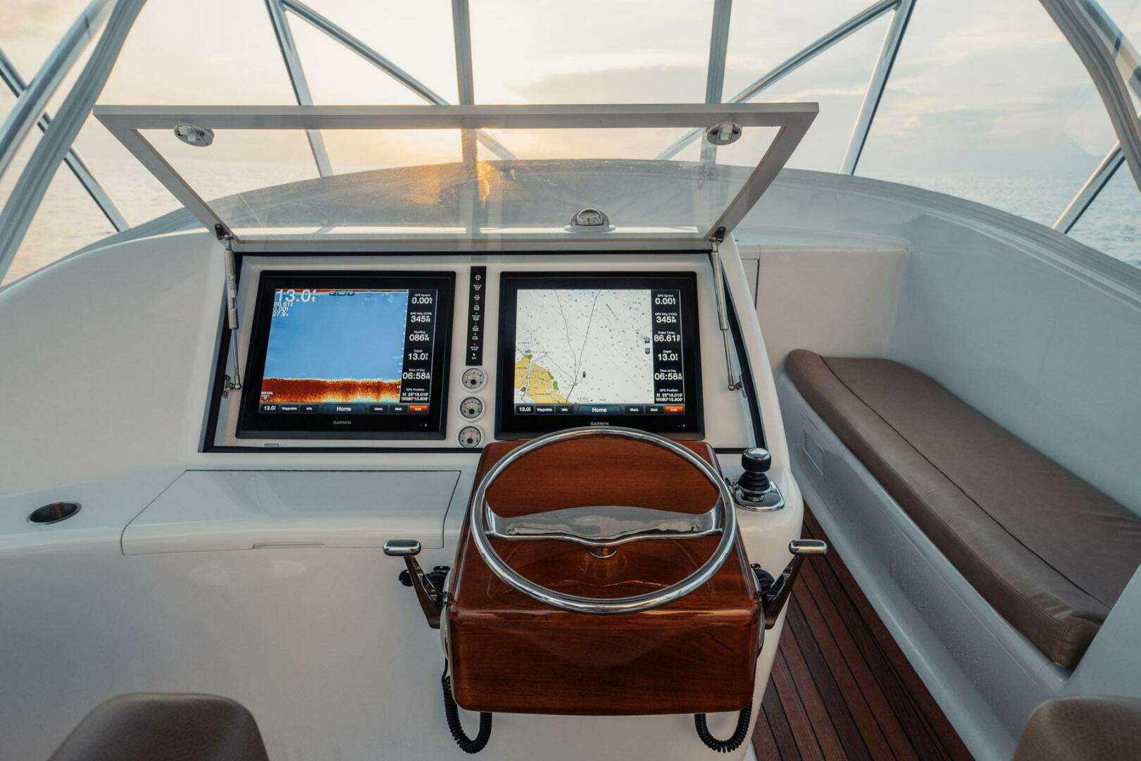 2016 F&S 40 Open Express - Image 13