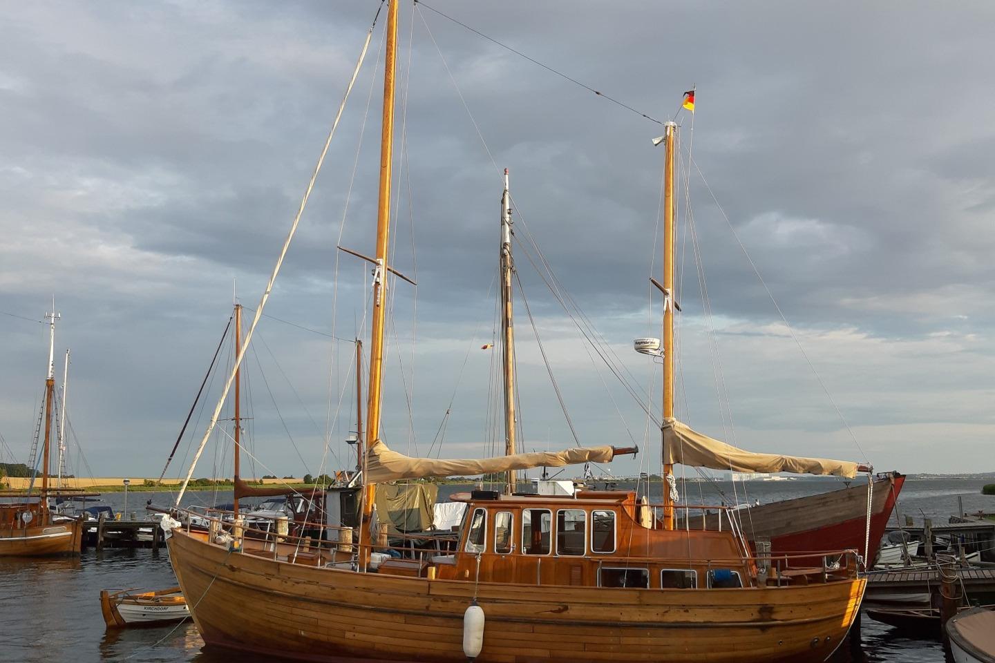 1979 Bueltjer Motorsailer