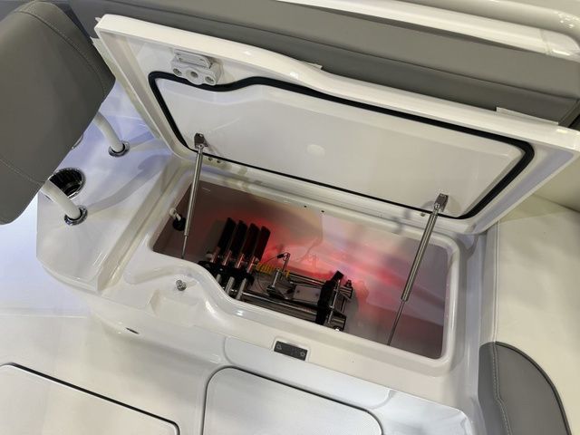 2026 Everglades 285 Center Console - 35