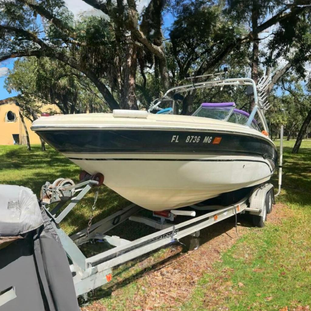 2003 Sea Ray 220 Bow Rider