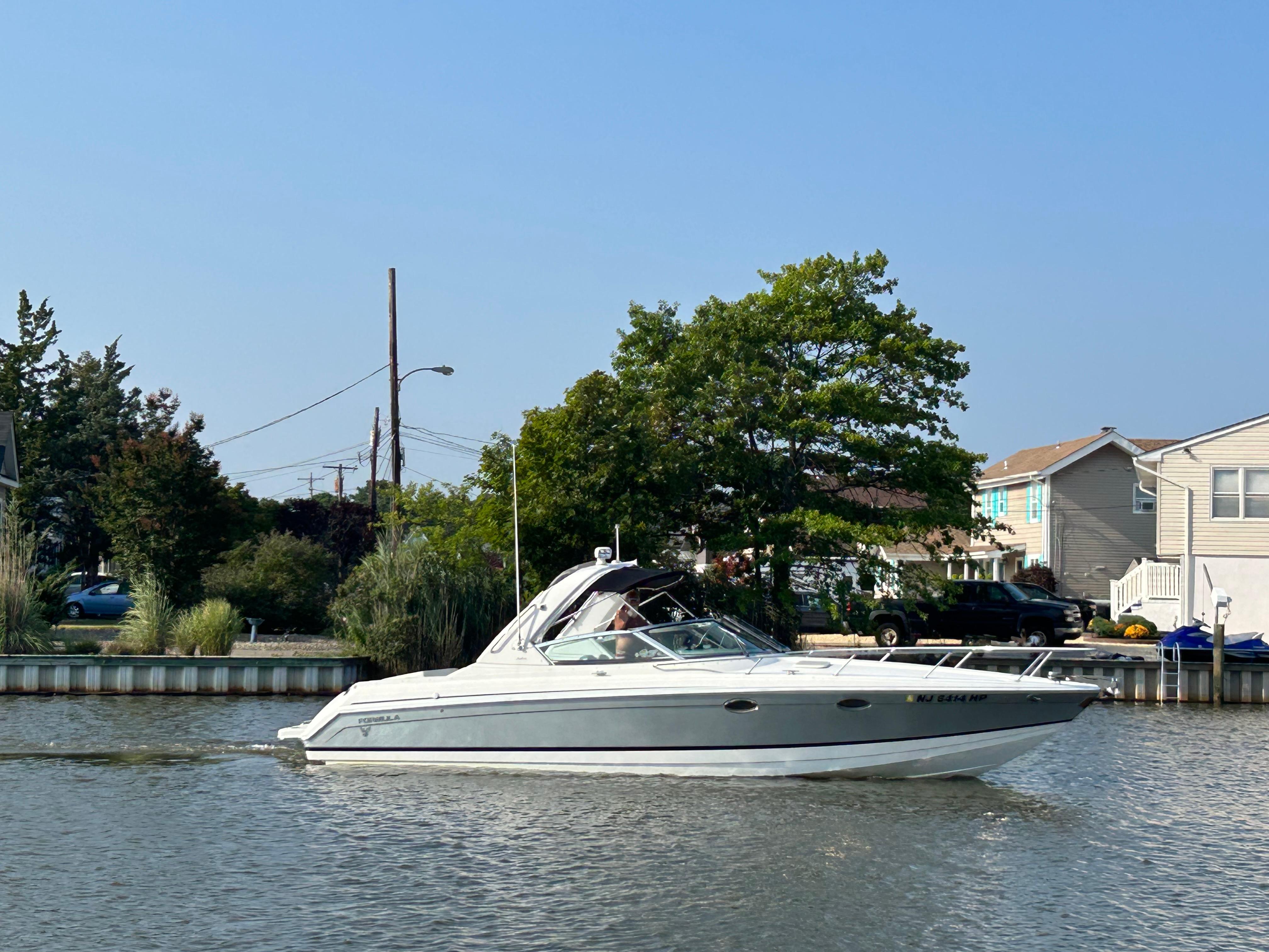 2005 Formula 330 Sun Sport