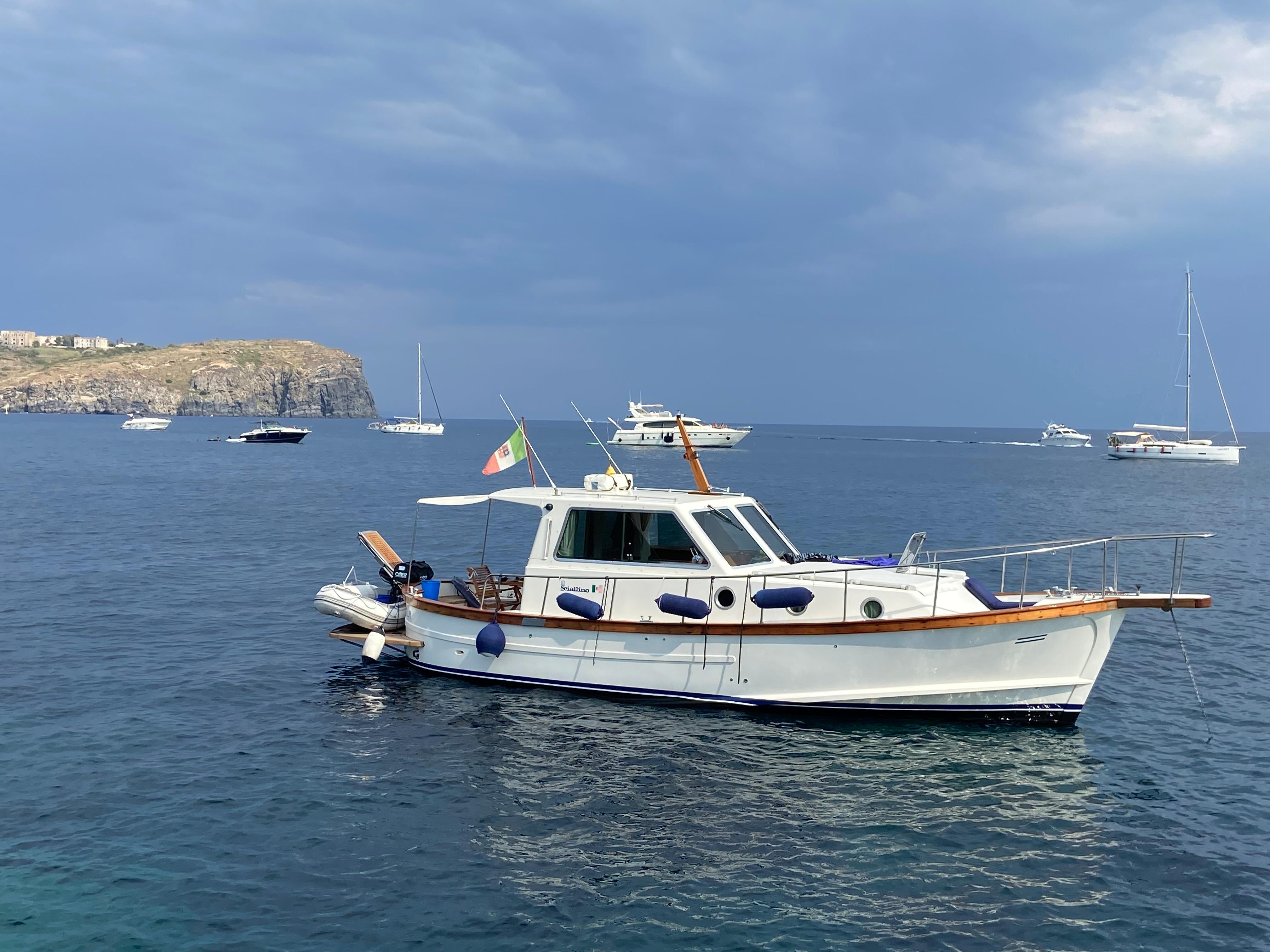 1990 Sciallino 33 Cabin
