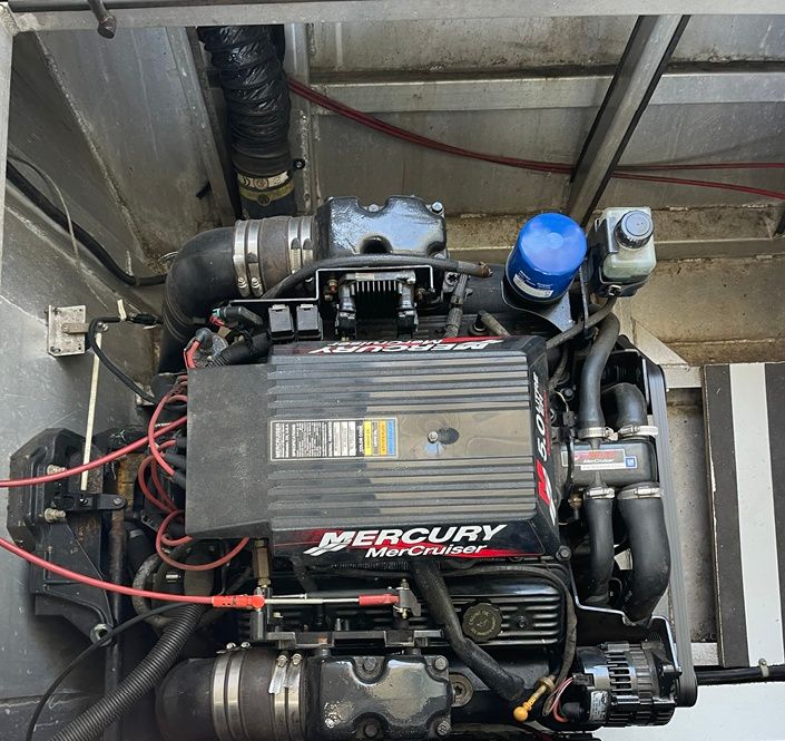 Mercury MerCruiser engine in a 2001 Sumerset houseboat.