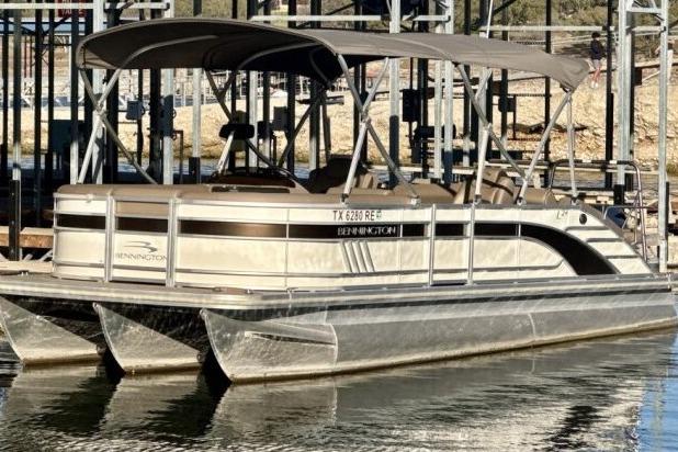 2021 Bennington L 24 Swingback