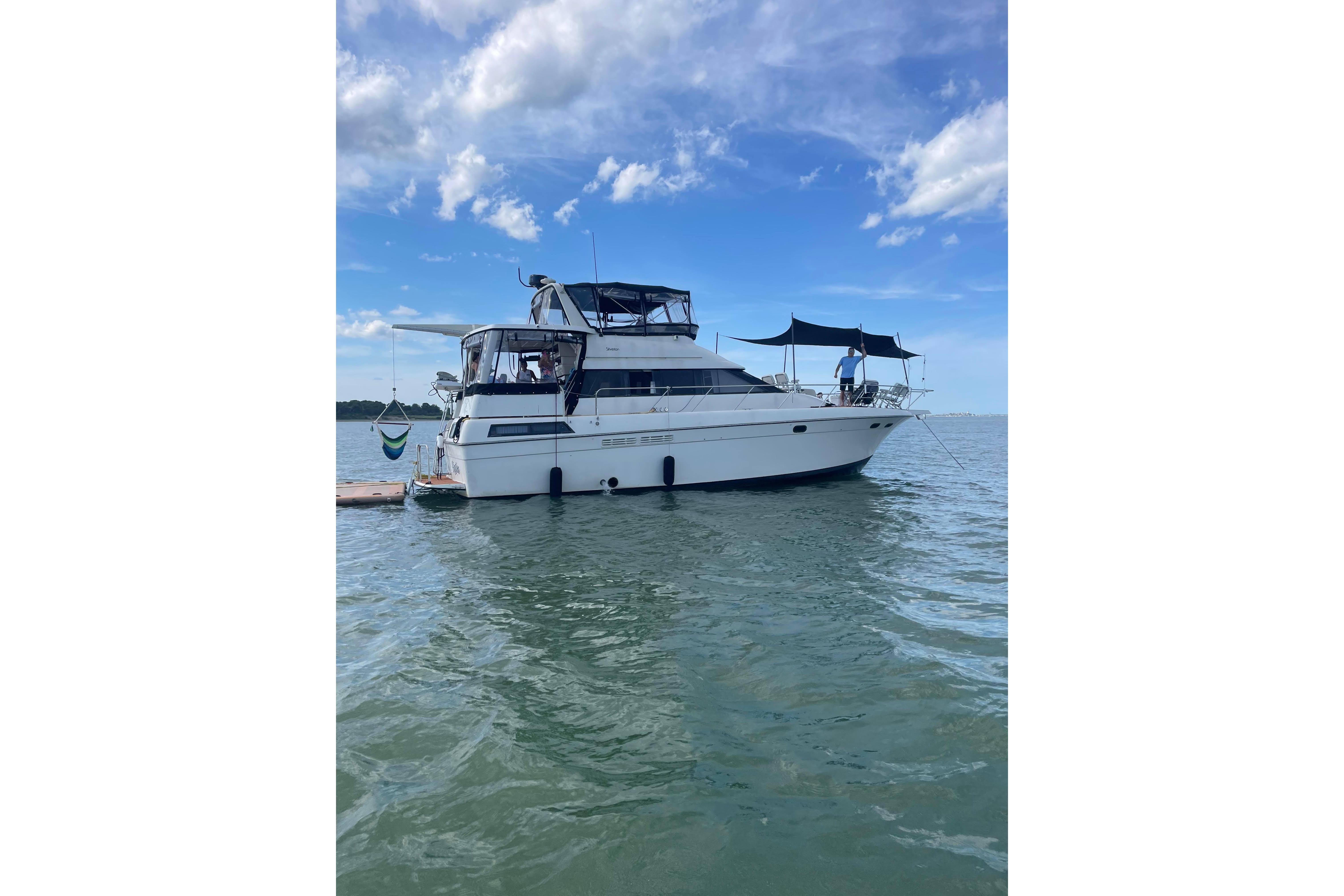 1989 Silverton 46 Aft Cabin