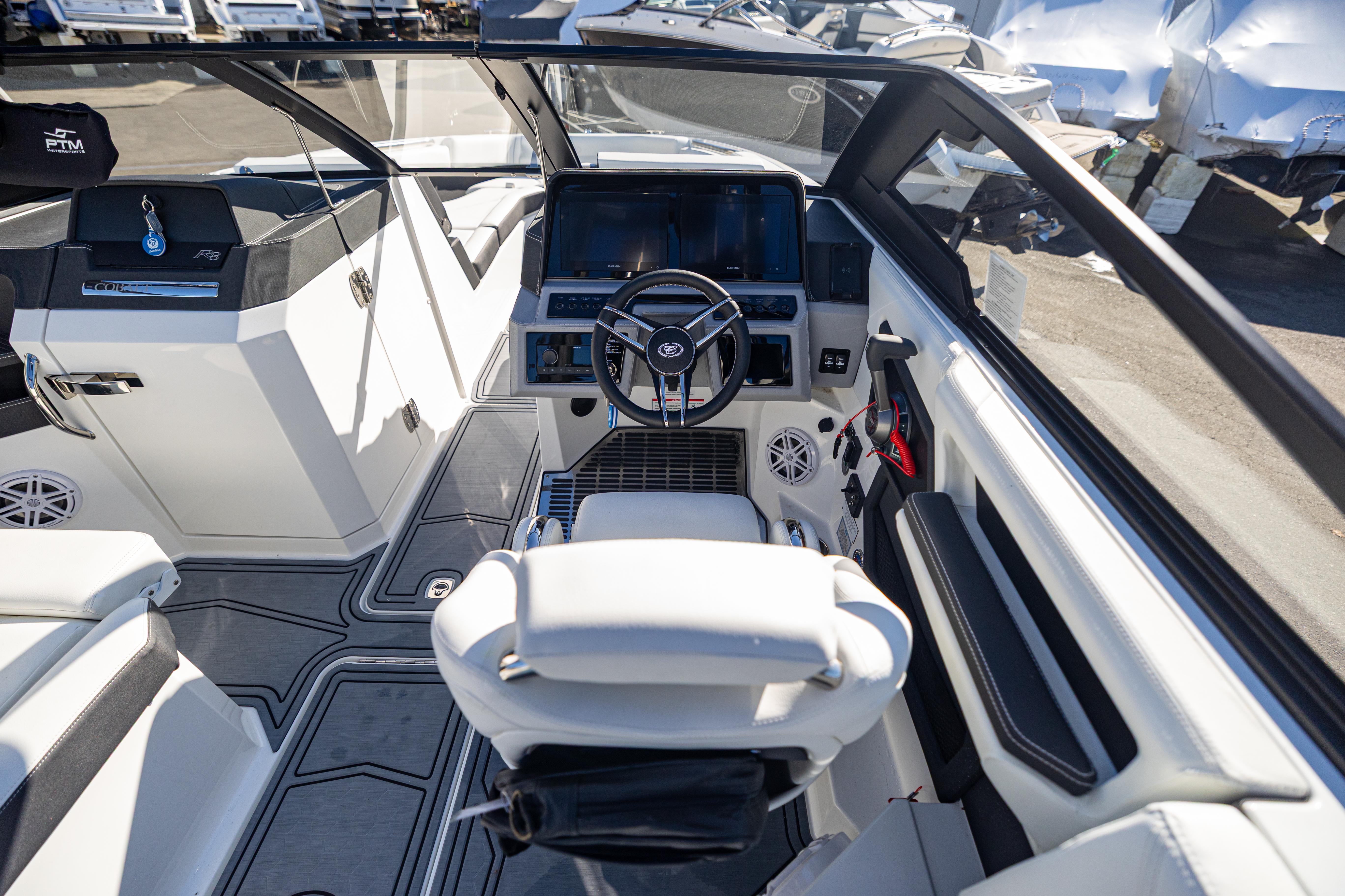 2025 Cobalt R8 Surf - 12