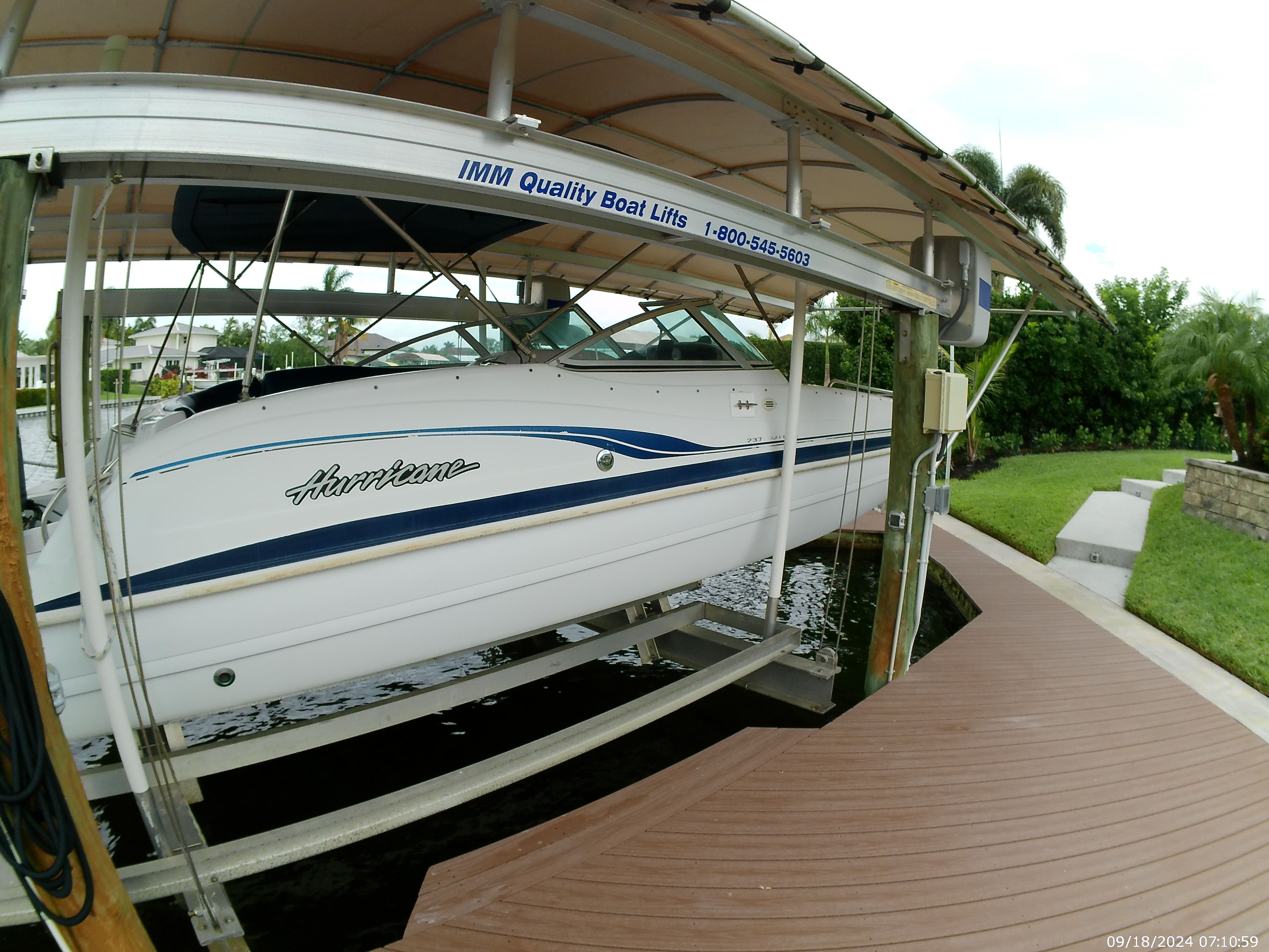 2000 Godfrey / Hurricane Sundeck 237 I/O - 71