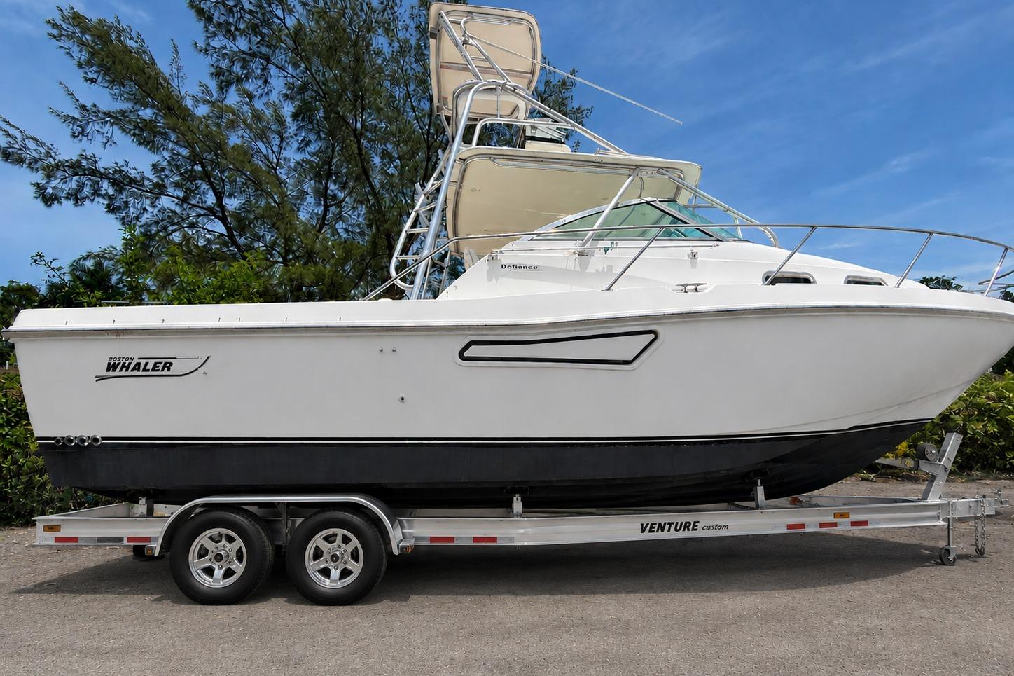 2002 Boston Whaler 350 Defiance